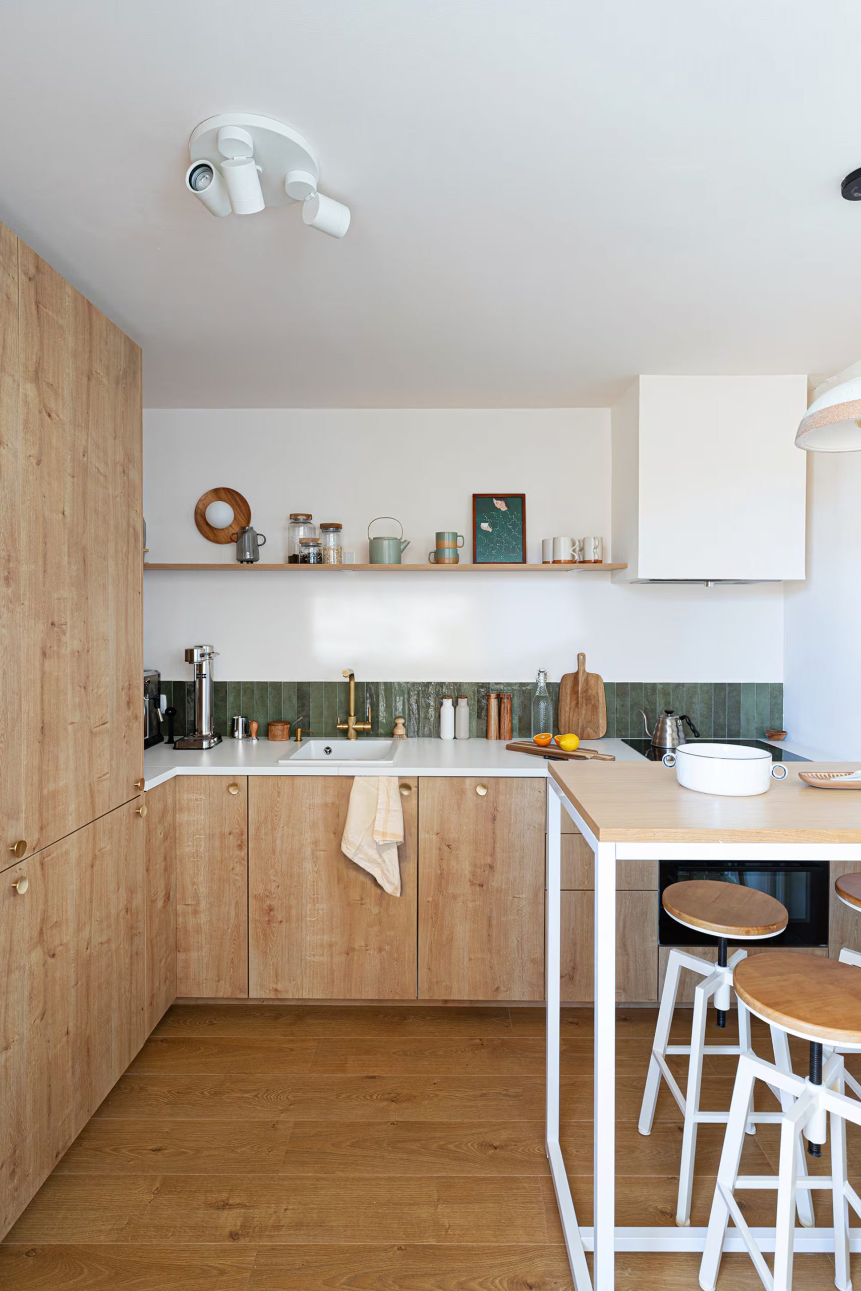 wooden kitchen contemporary decor rooftop apartment with a terrace Barcelona wooden kitchen contemporary decor rooftop apartment with a terrace Barcelona