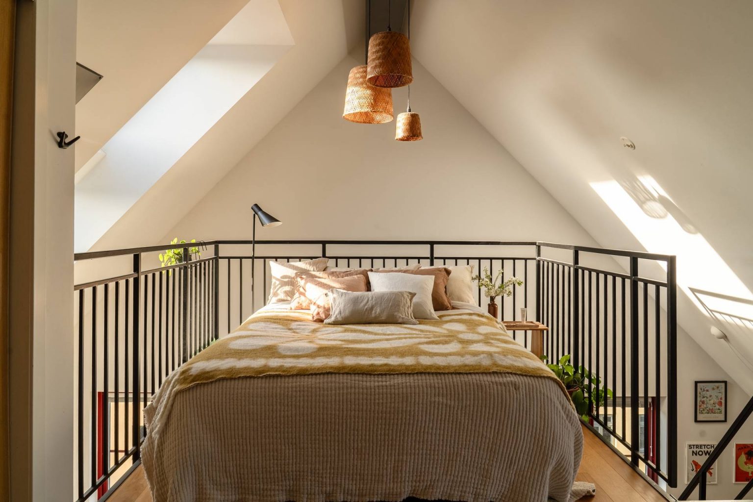 chambre en hauteur sur mezzanine dans appartement en duplex décoration scandinave