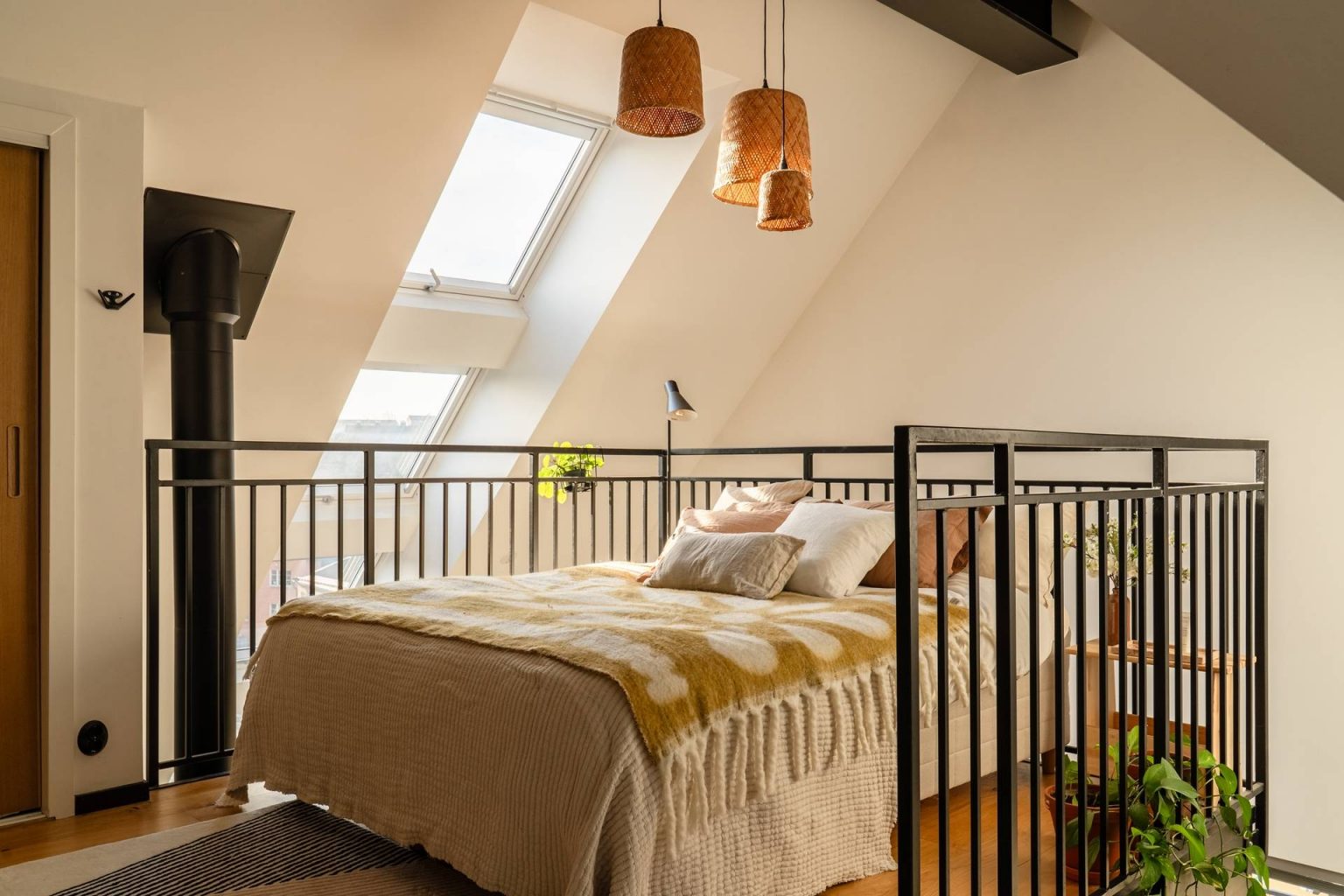 chambre en hauteur sur mezzanine dans appartement en duplex décoration scandinave