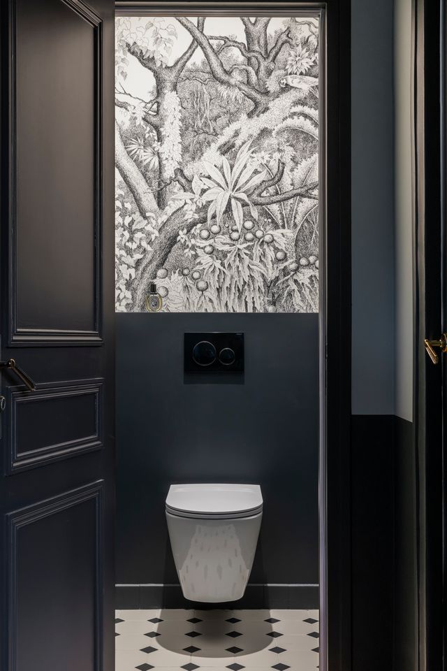 toilettes avec papier-peint panoramique photo : ©Paulie Legoff toilettes avec papier-peint panoramique photo : ©Paulie Legoff