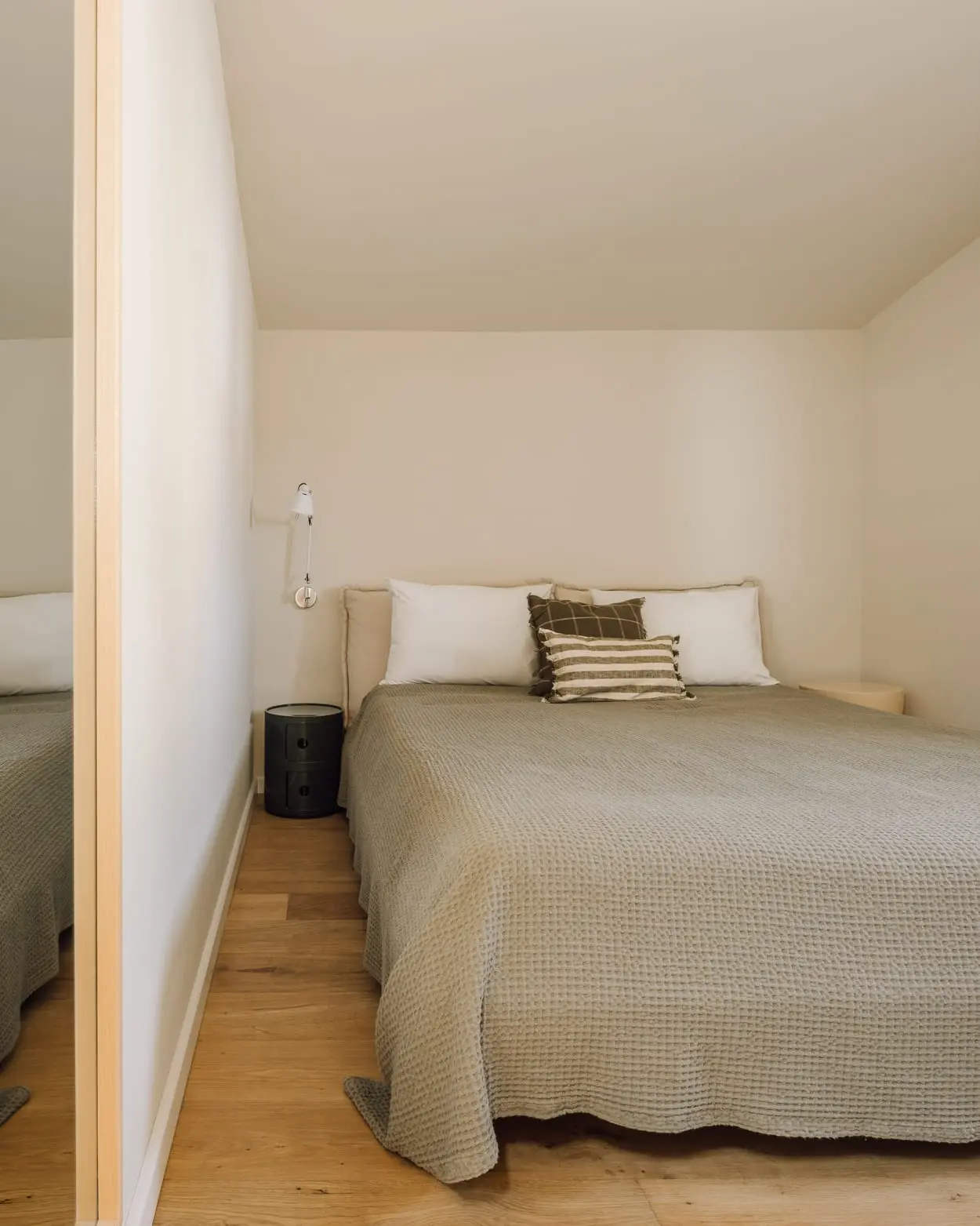 chambre minimaliste tons naturels petite maison avec piscine Portugal chambre minimaliste tons naturels petite maison avec piscine Portugal