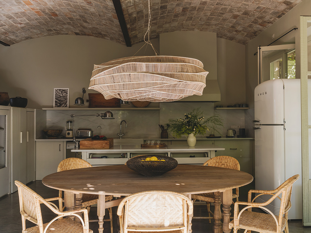 Une maison méditerranéenne et écologique en Espagne entourée de nature