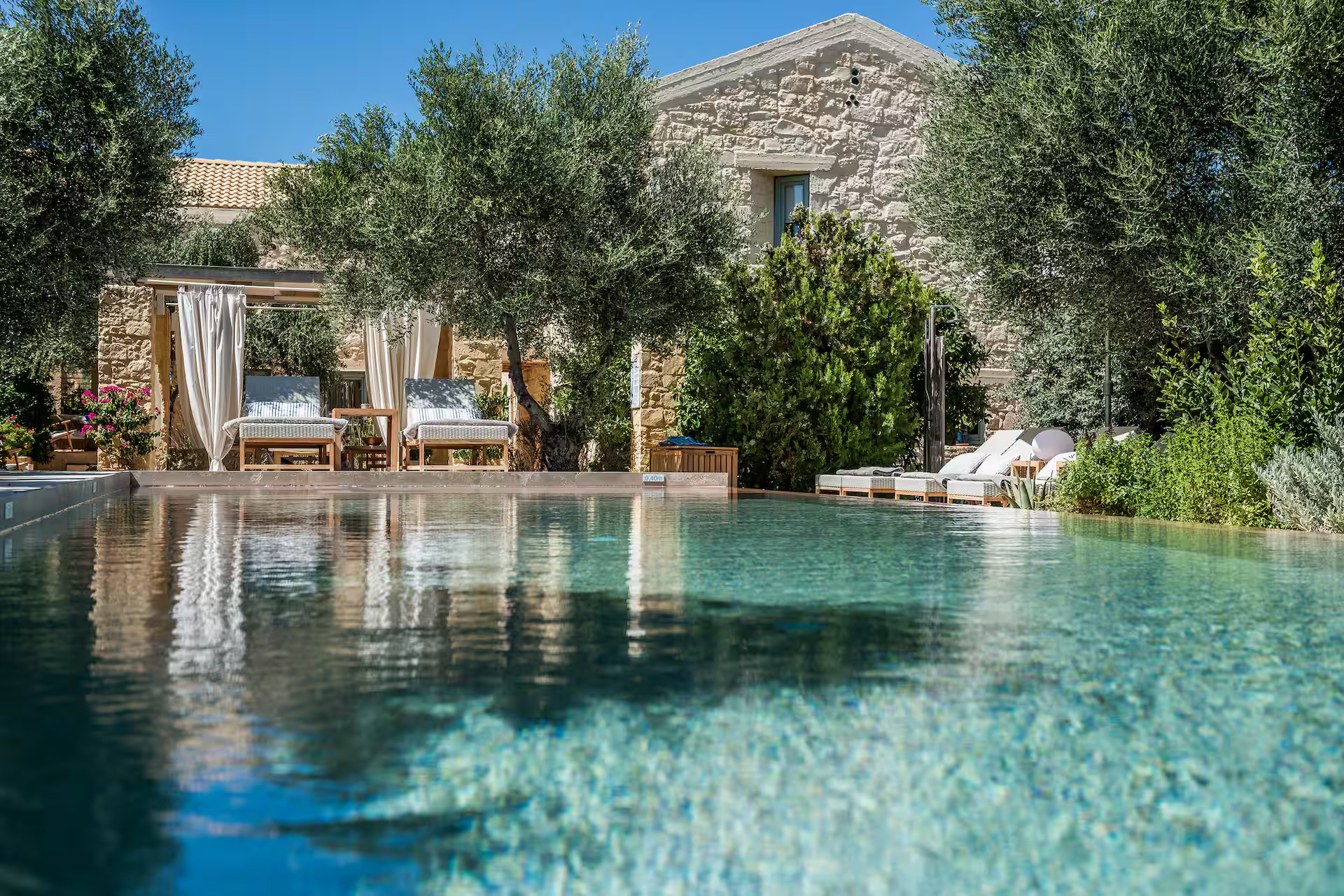 Une grande maison en pierres en Crète entre tradition et modernité