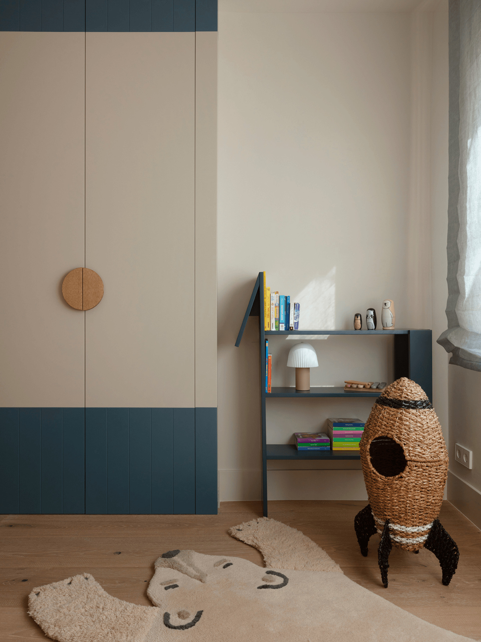 kids bedroom beige and blue design