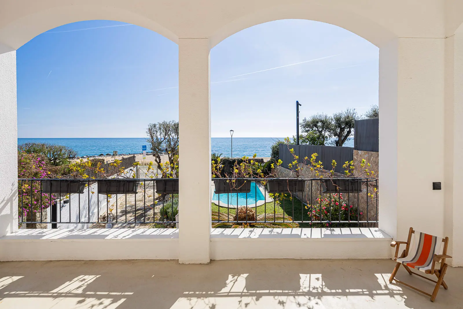 terrasse maison de plage avec piscine près de Barcelone 