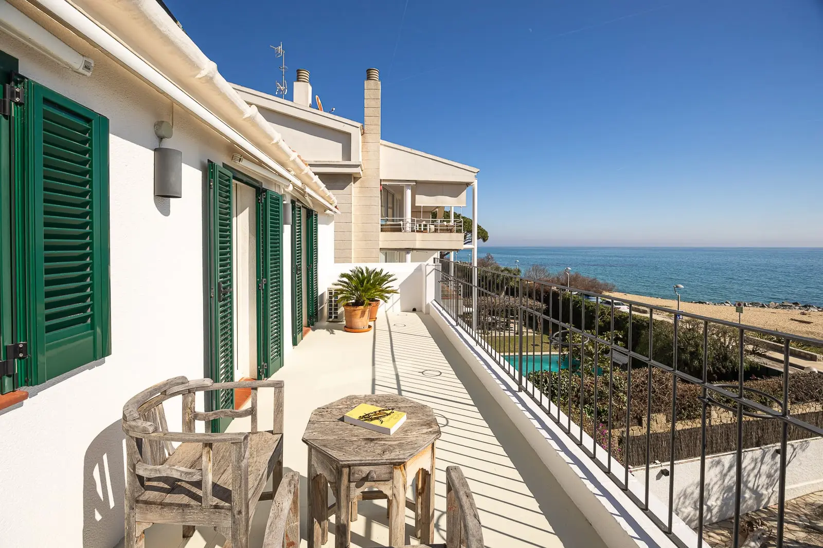 terrasse maison de plage avec piscine près de Barcelone 