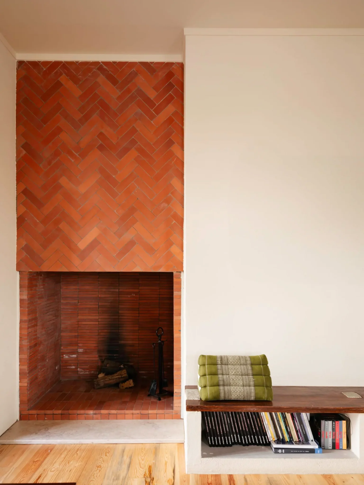 salon avec cheminée