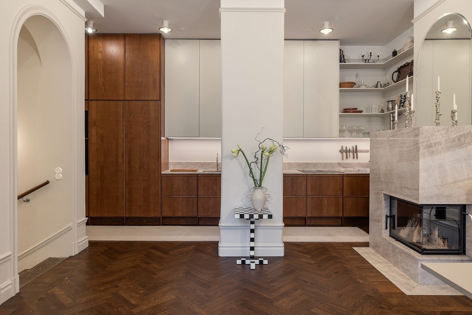 cuisine bois contemporaine avec cheminée maison de ville décoration scandinave