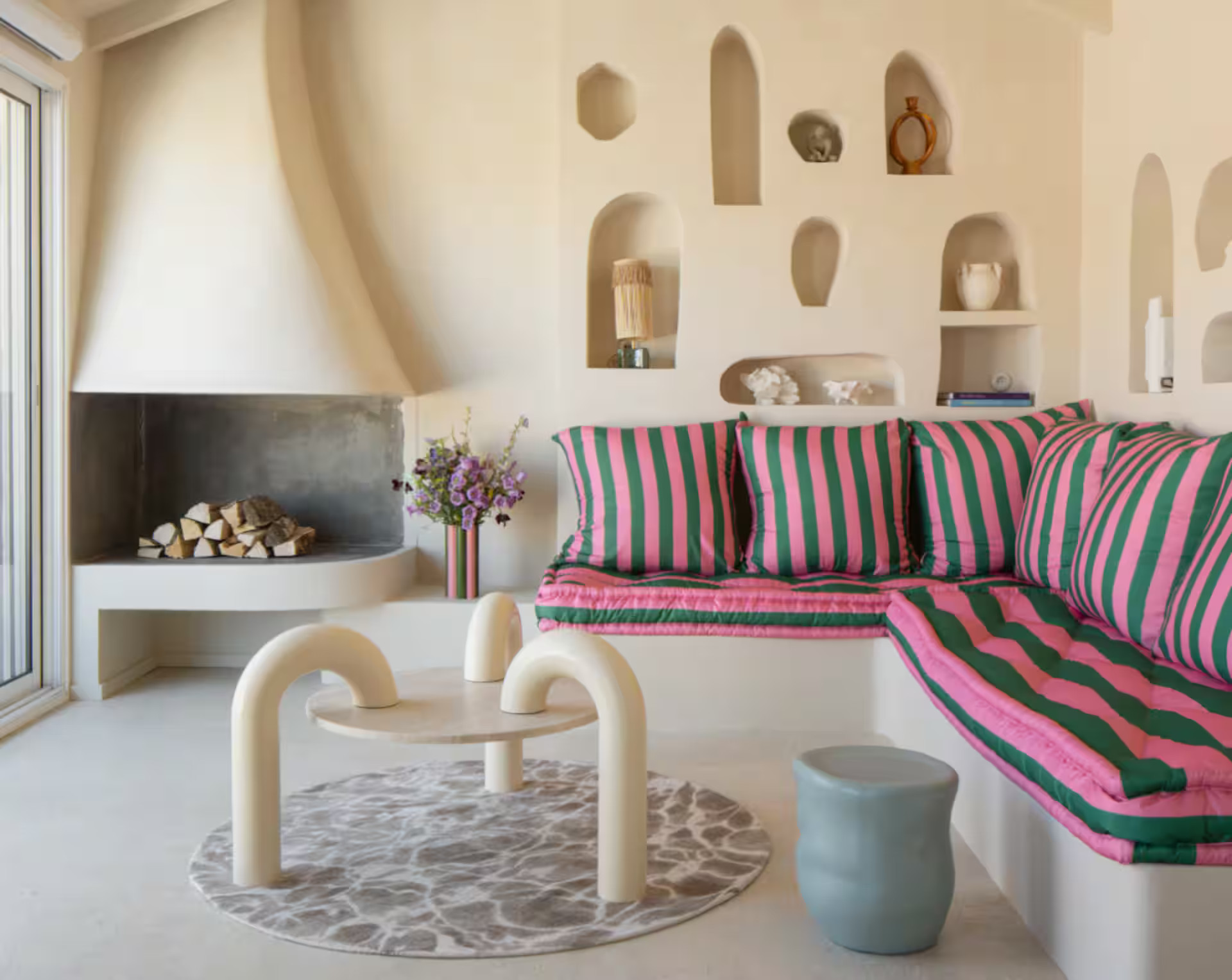 Cette petite maison aux Goudes à Marseille cache un intérieur design étonnant