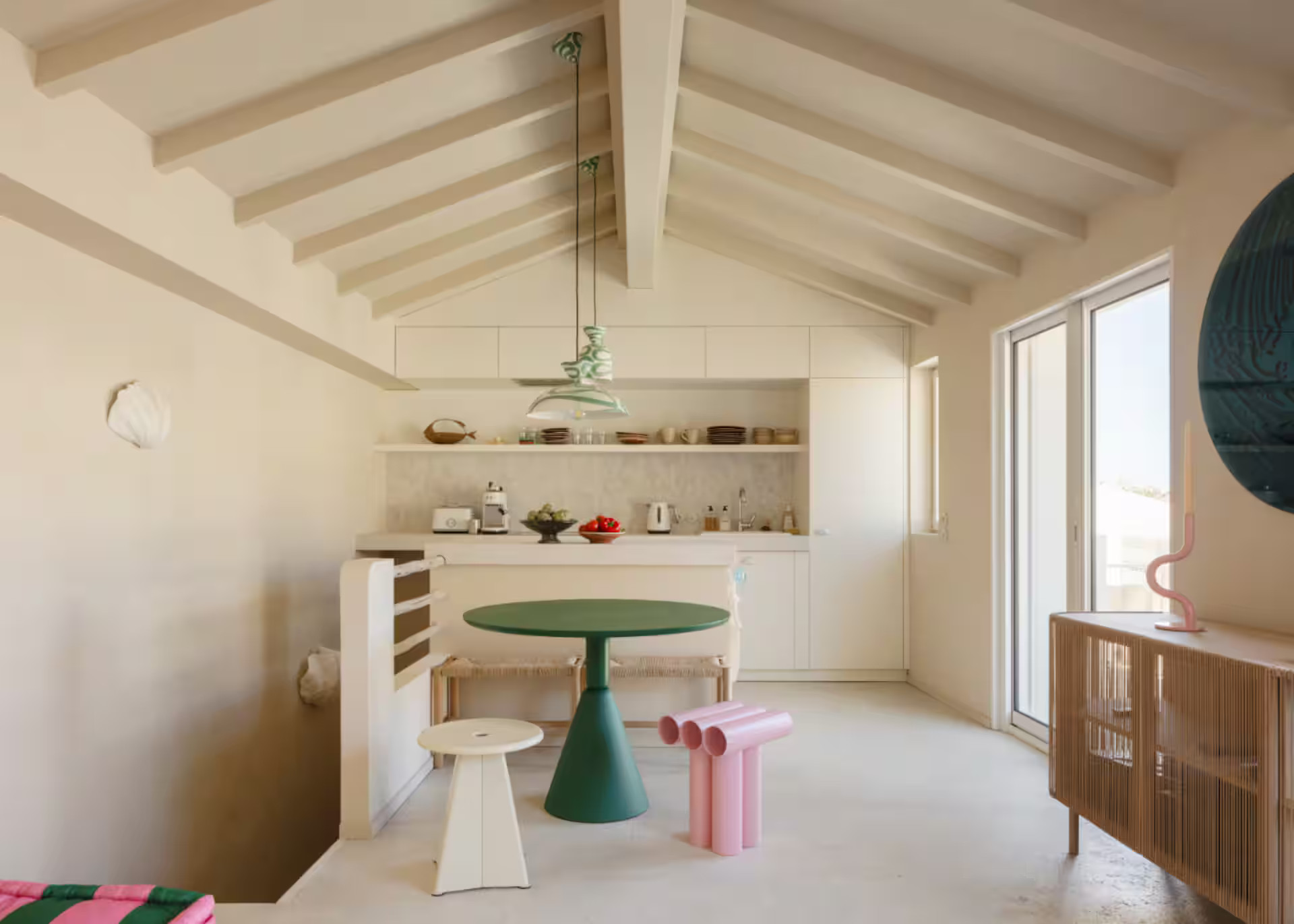 cuisine et salle à manger décoration design petite maison aux Goudes à Marseille cuisine et salle à manger décoration design petite maison aux Goudes à Marseille