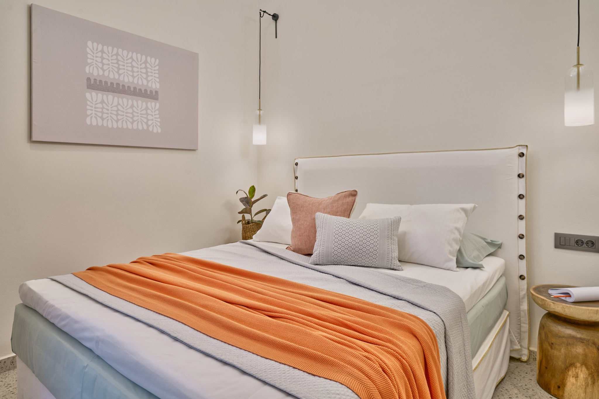 chambre décoration contemporaine petite maison 43m2 avec piscine Grèce Cyclades chambre décoration contemporaine petite maison 43m2 avec piscine Grèce Cyclades