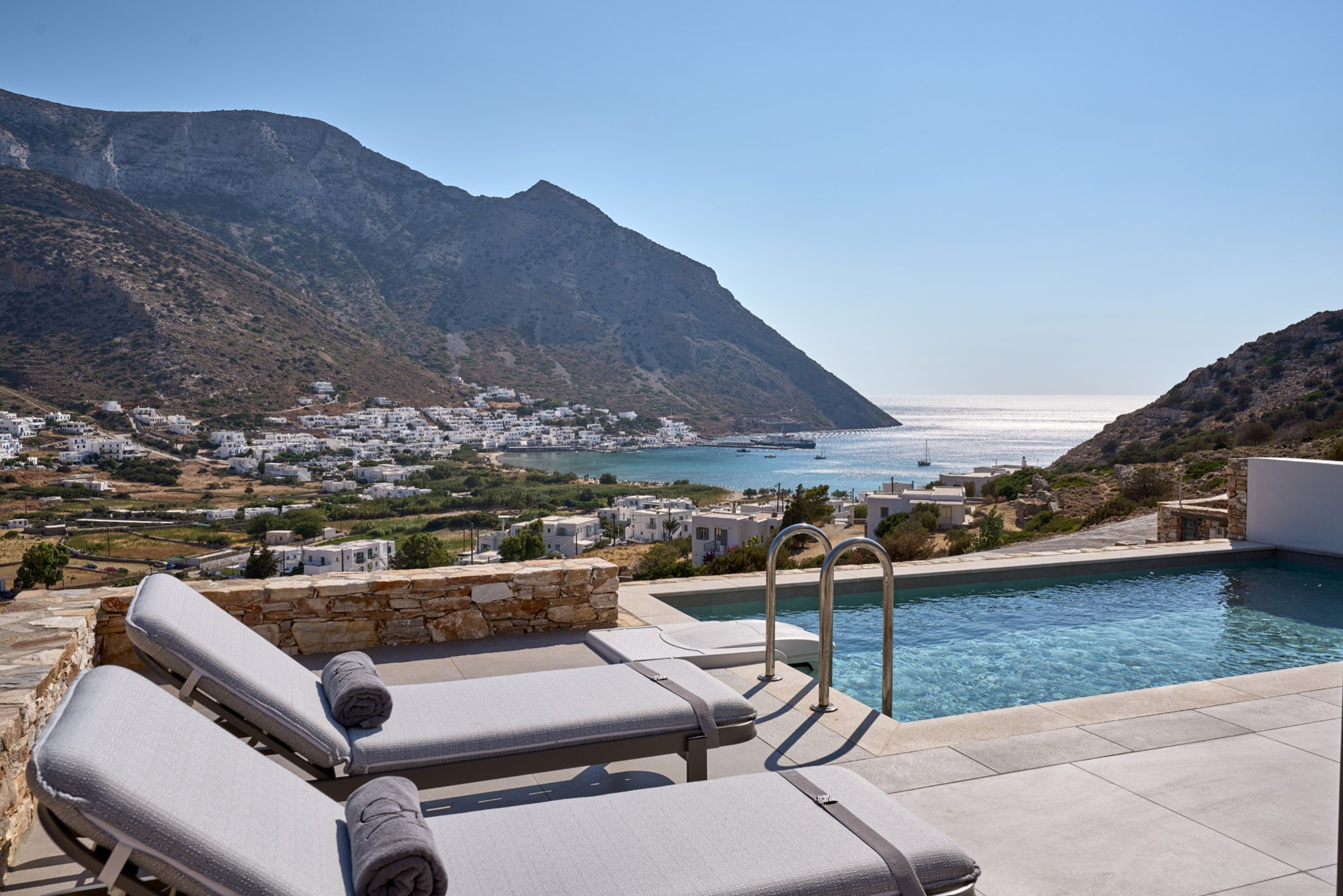 terrasse petite maison 43m2 avec piscine Grèce Cyclades terrasse petite maison 43m2 avec piscine Grèce Cyclades