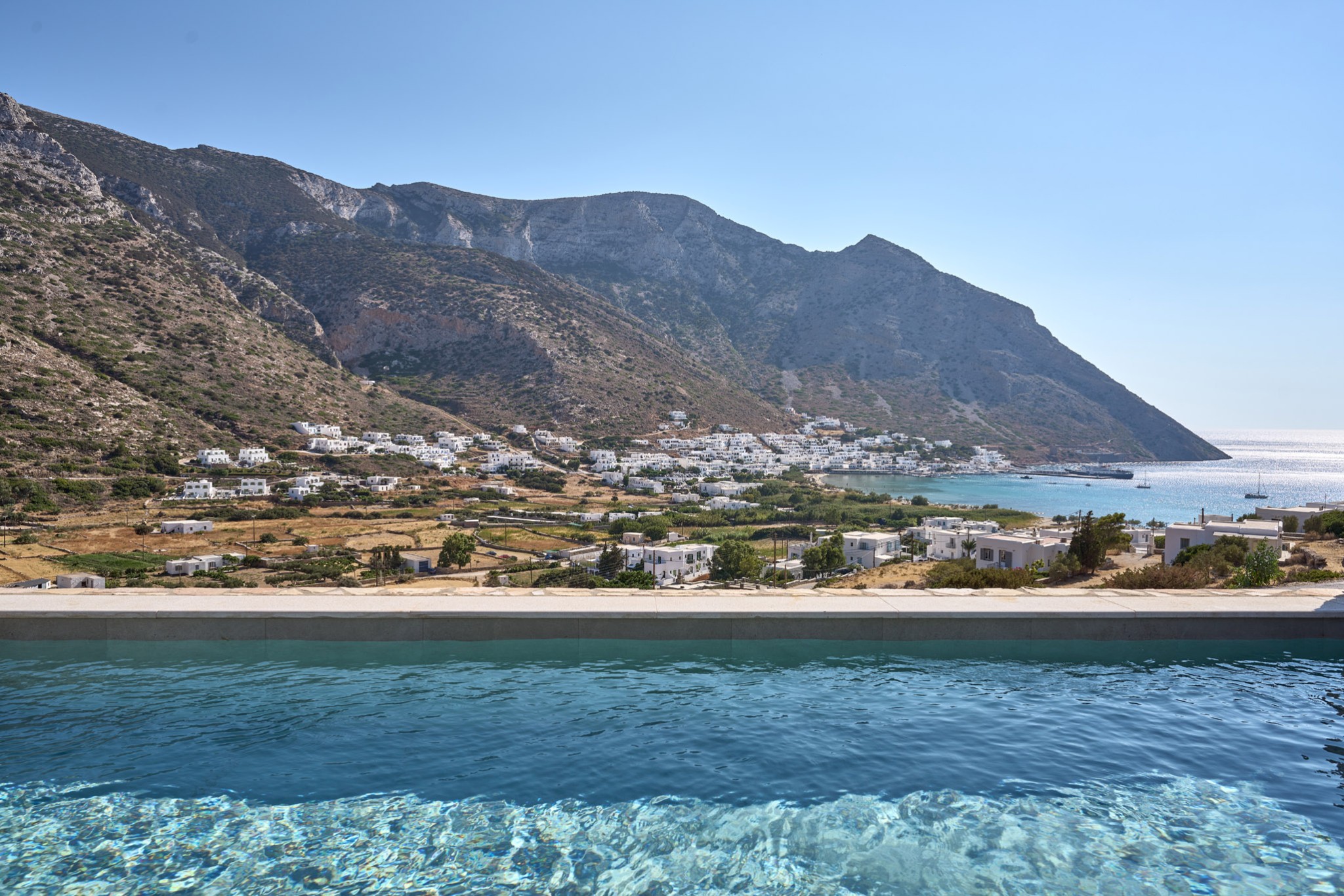 terrasse petite maison 43m2 avec piscine Grèce Cyclades terrasse petite maison 43m2 avec piscine Grèce Cyclades