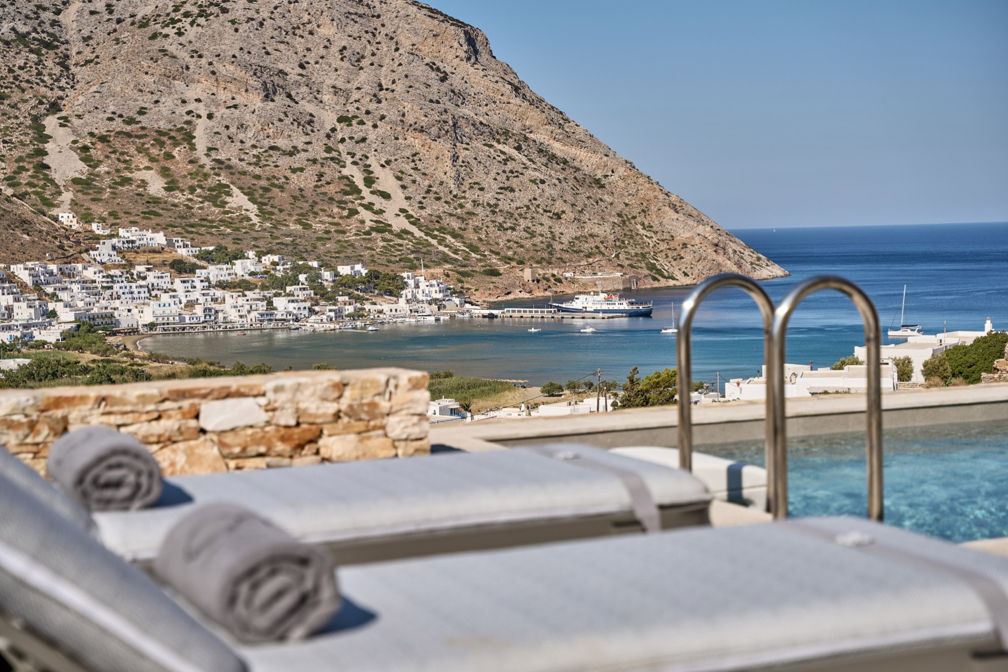 terrasse petite maison 43m2 avec piscine Grèce Cyclades terrasse petite maison 43m2 avec piscine Grèce Cyclades