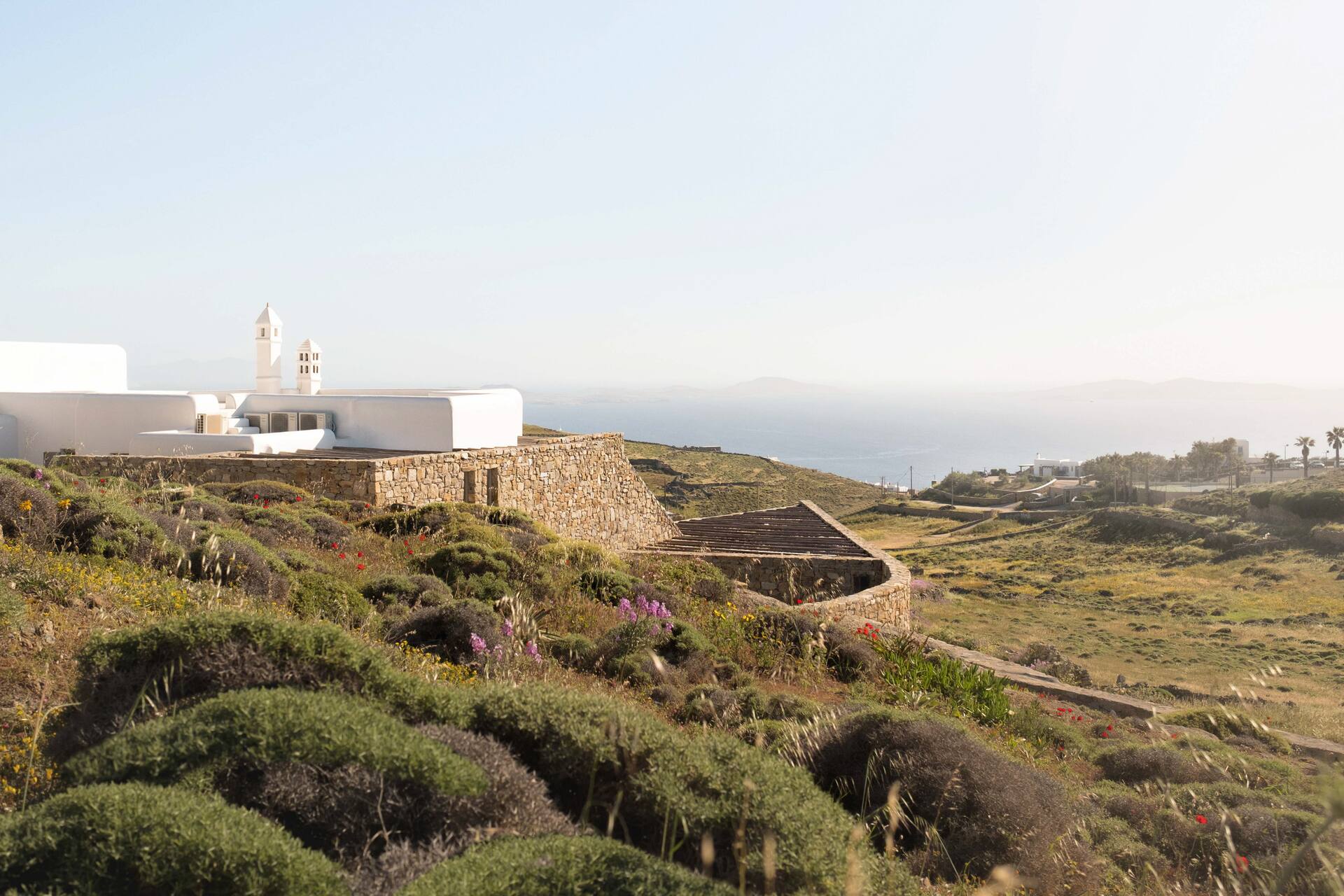 maison Mykonos avec piscine décoration contemporaine