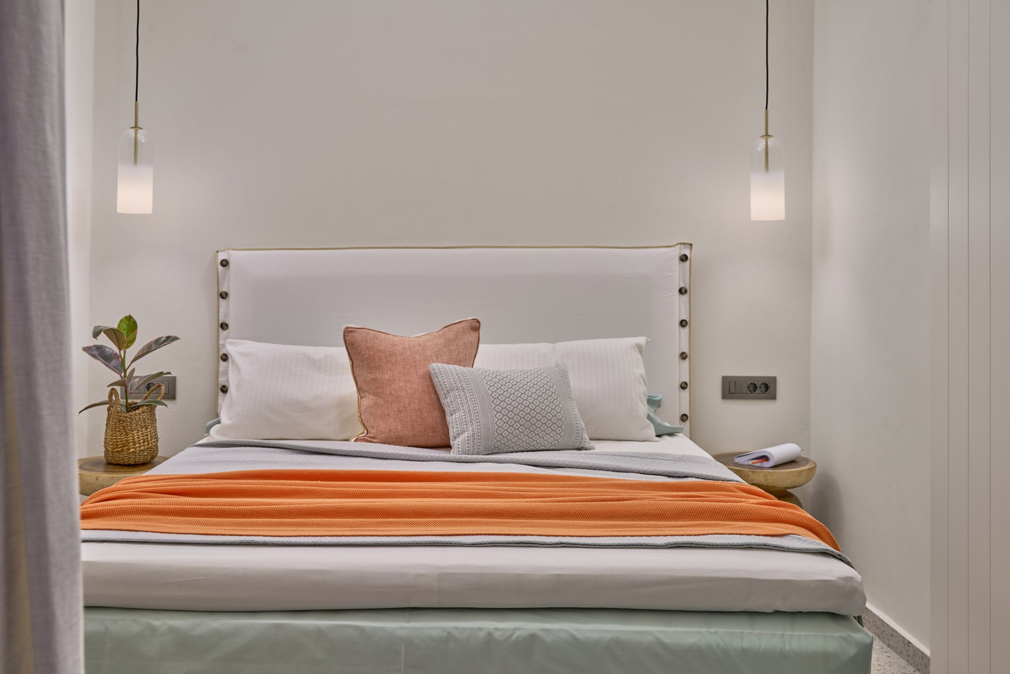 chambre décoration contemporaine petite maison 43m2 avec piscine Grèce Cyclades chambre décoration contemporaine petite maison 43m2 avec piscine Grèce Cyclades