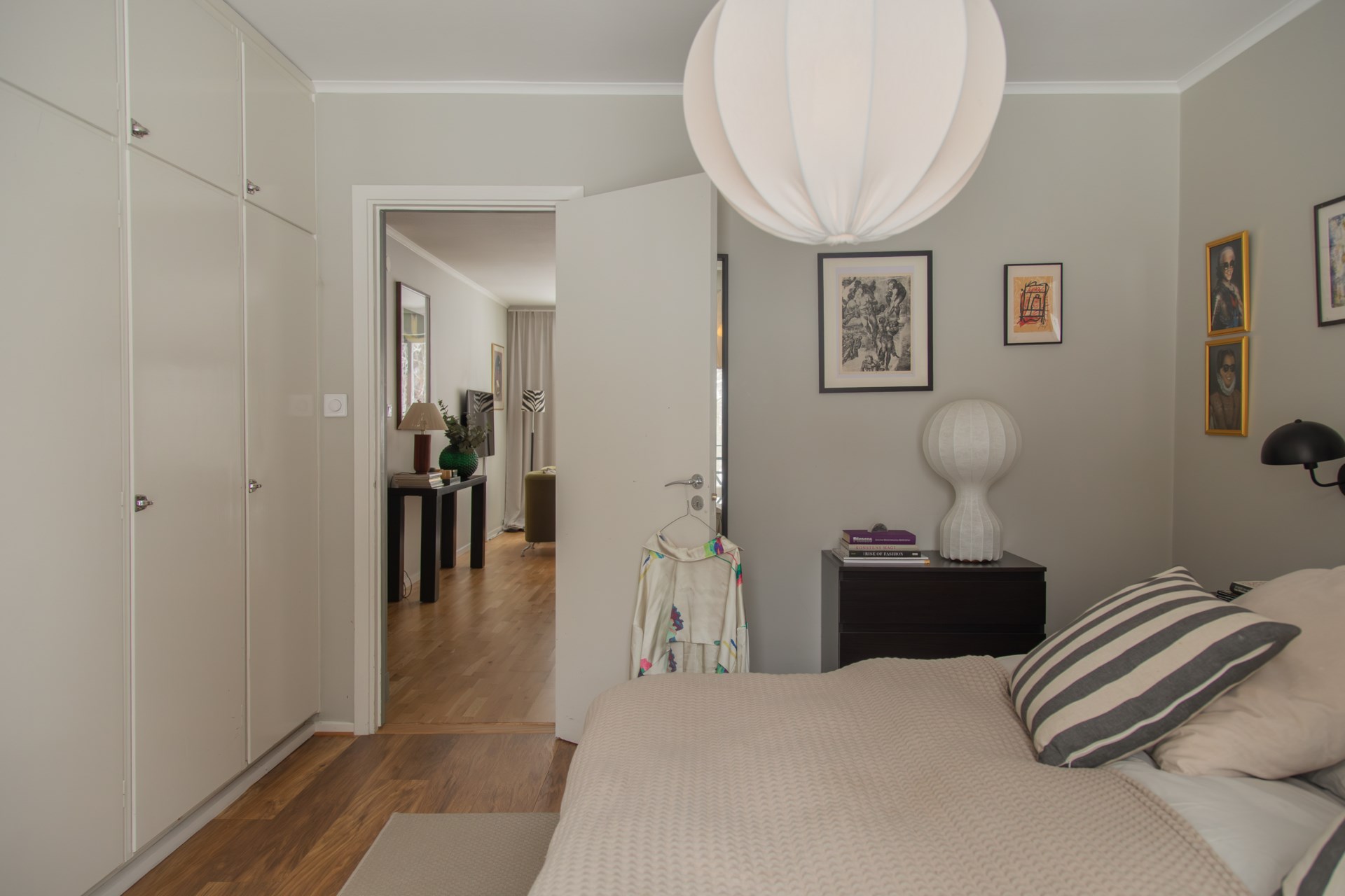 chambre avec placard décoration scandinave