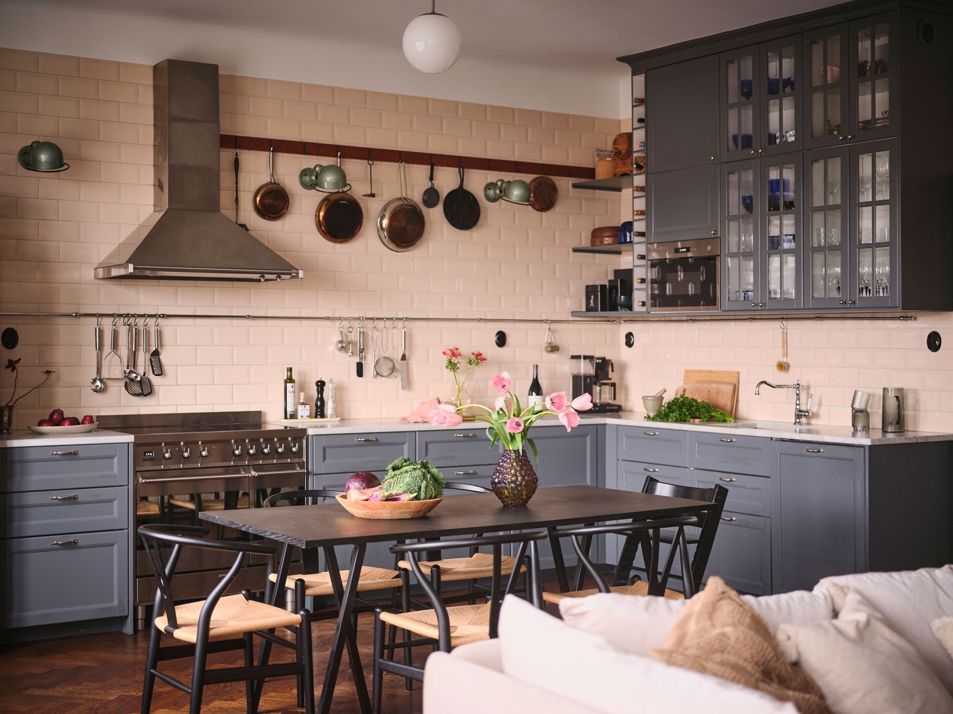 salon avec cuisine ouverte décoration scandinave en tons doux salon avec cuisine ouverte décoration scandinave en tons doux