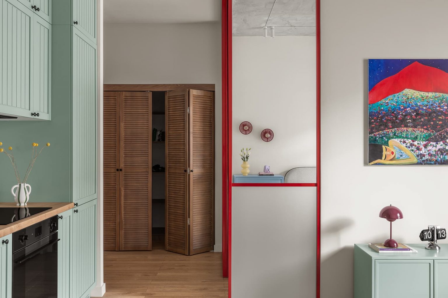 cuisine deux-pièces 46m2 décoration contemporaine colorée