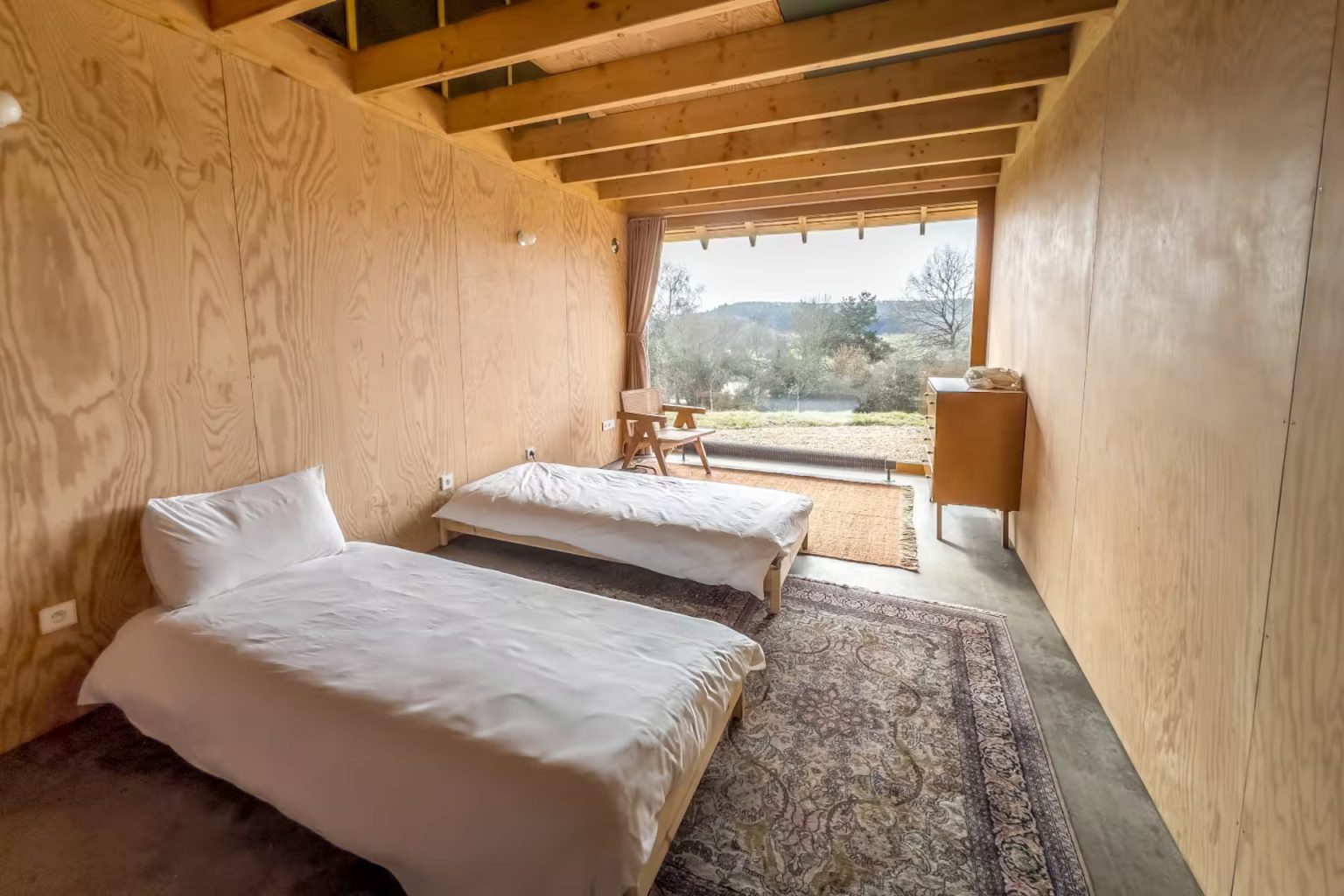 chambre murs bois décoration contemporaine maison d'architecte éco responsable dans le Perche 