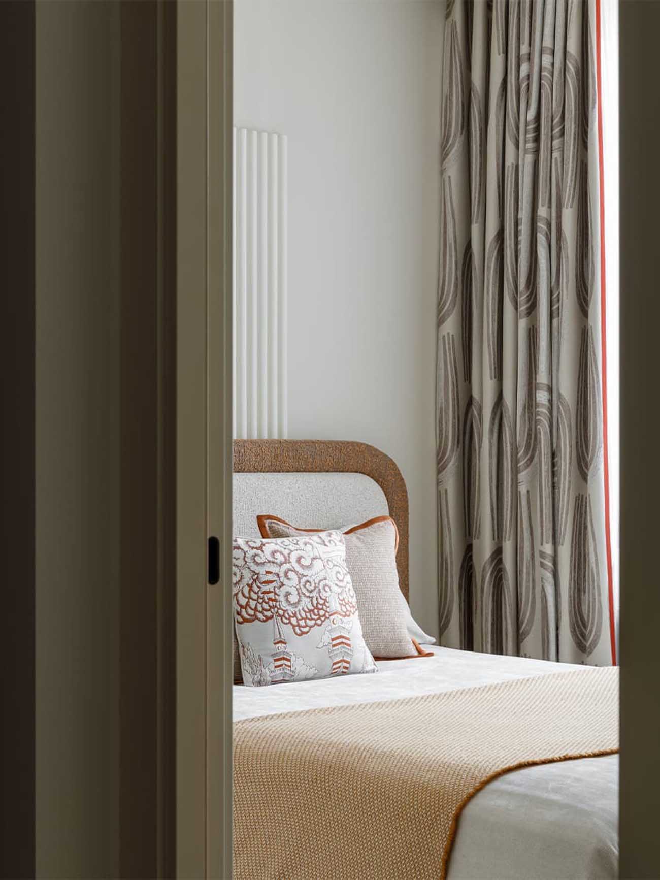 contemporary decorated two-room bedroom of 37m2