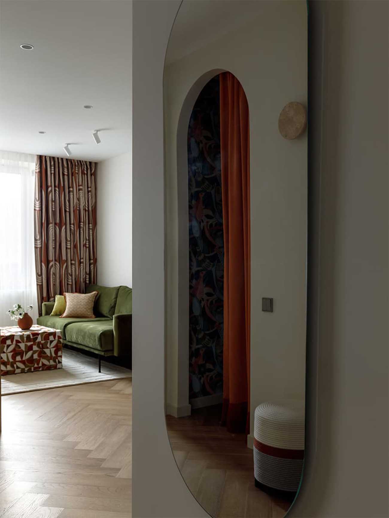 entrance and two-room living room of 37m2 contemporary decoration