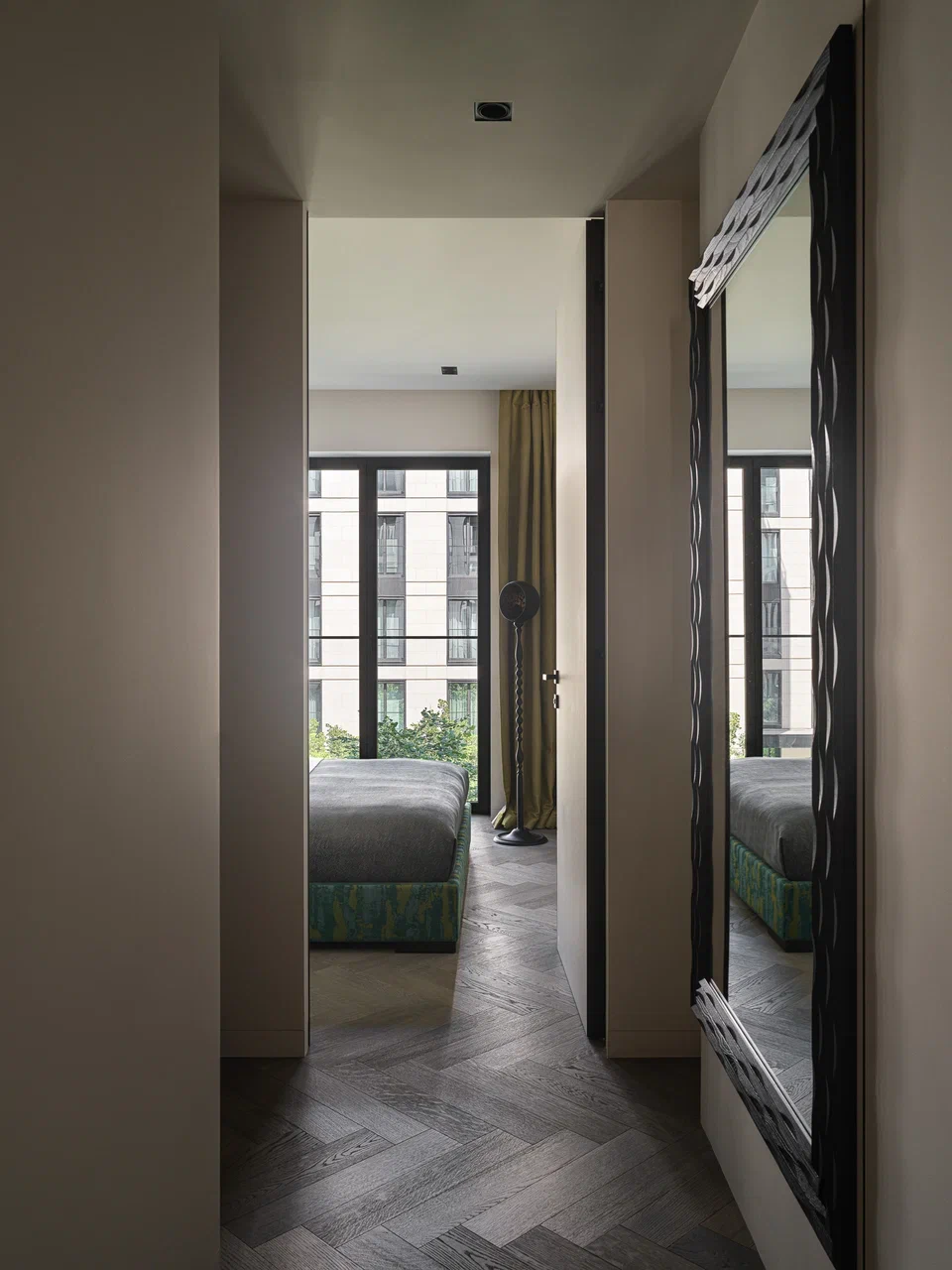 couloir avec miroir couloir avec miroir