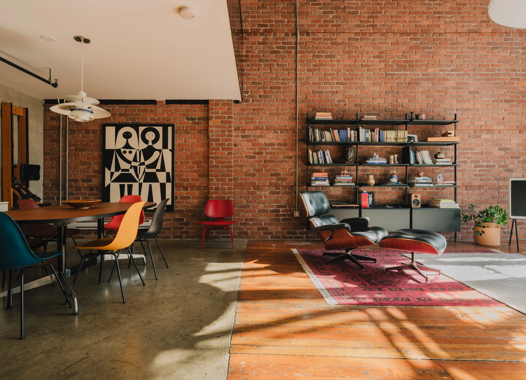 Un appartement ancien à Vancouver au style brut dans un entrepôt centenaire