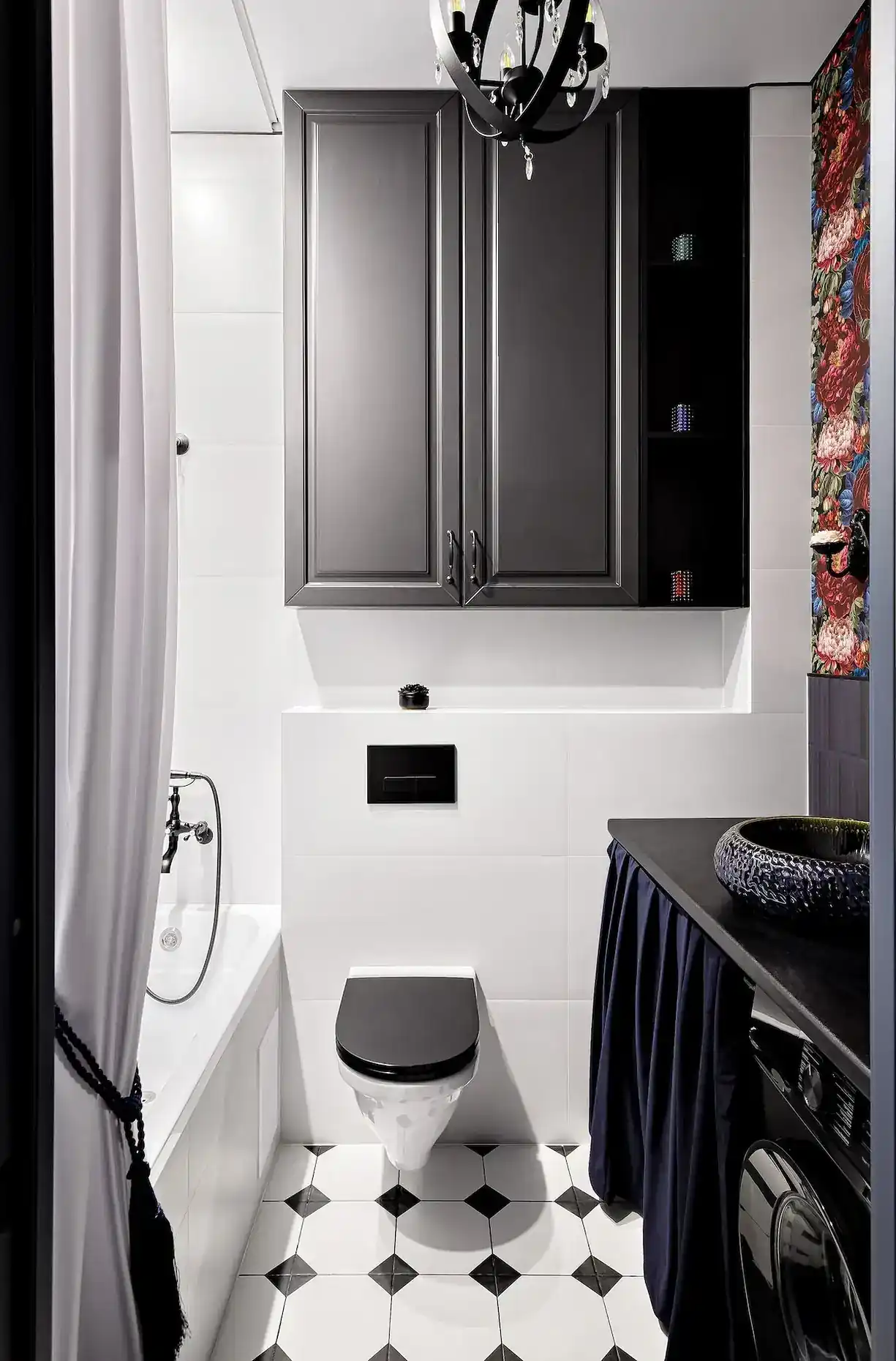 salle de bain sol carrelage blanc cabochons noir