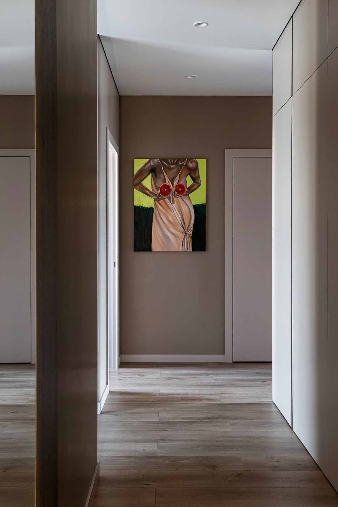 Hallway with brown walls Hallway with brown walls
