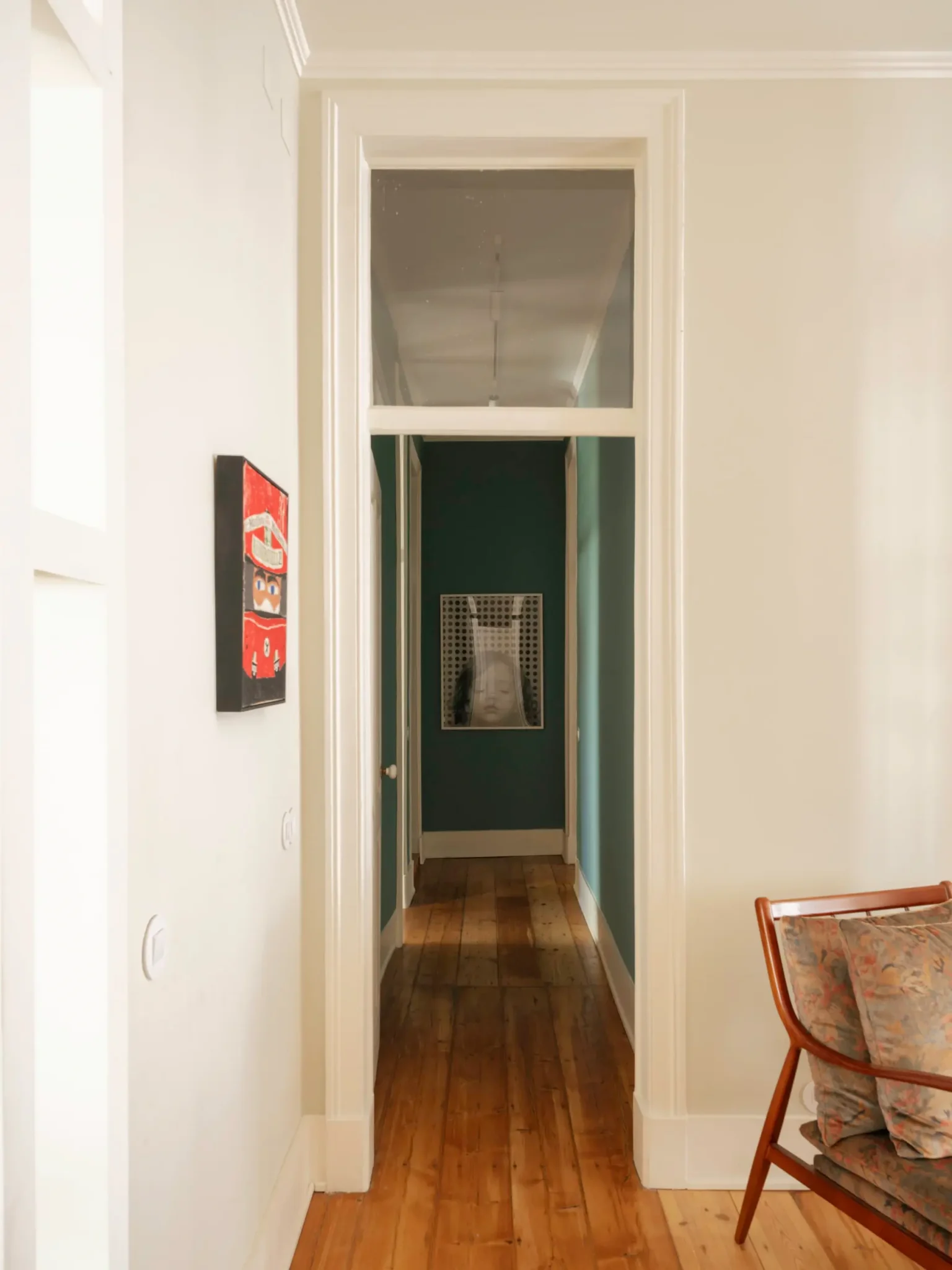 couloir murs verts