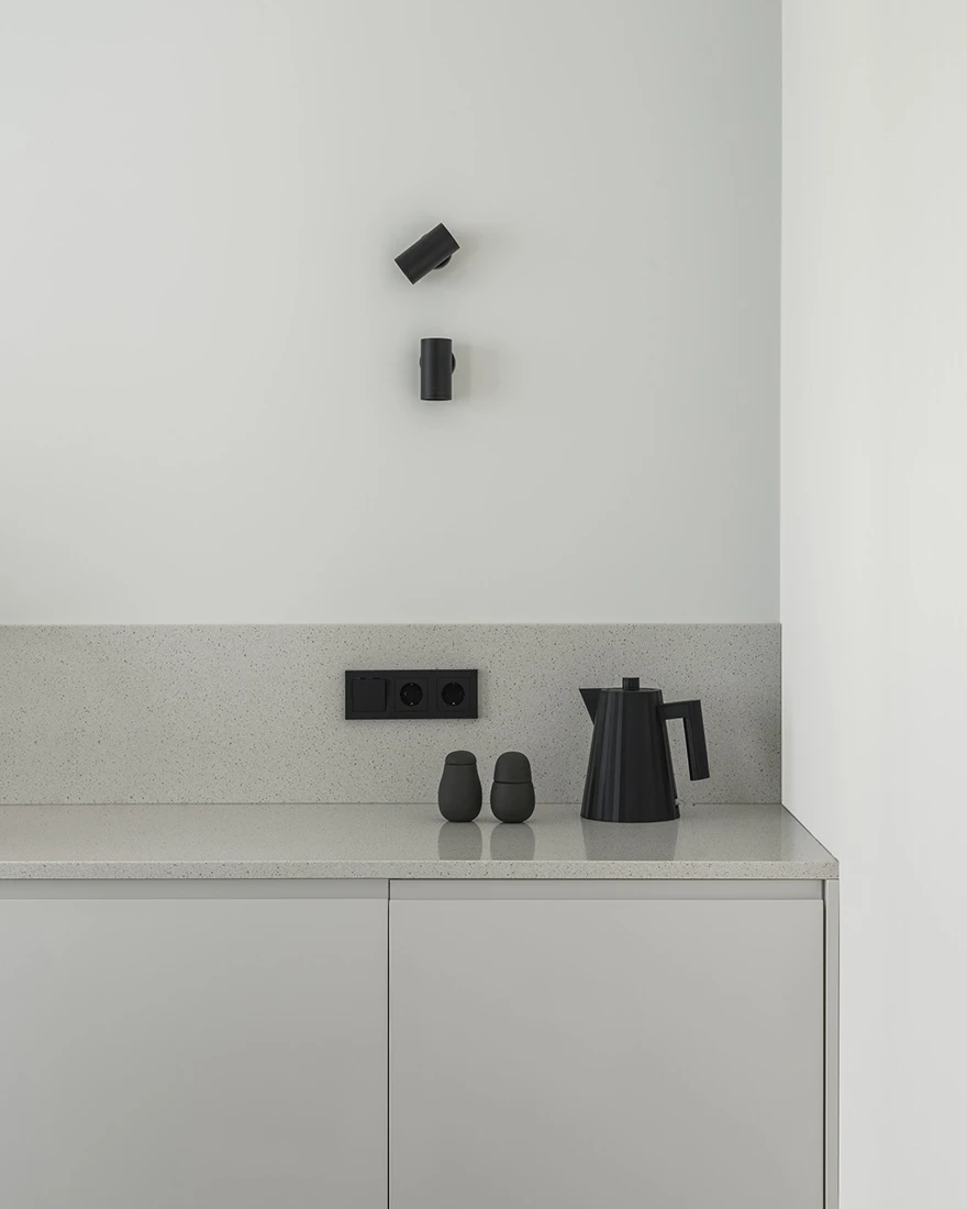 cuisine ouverte petit appartement studio 35m2 noir et blanc design cuisine ouverte petit appartement studio 35m2 noir et blanc design