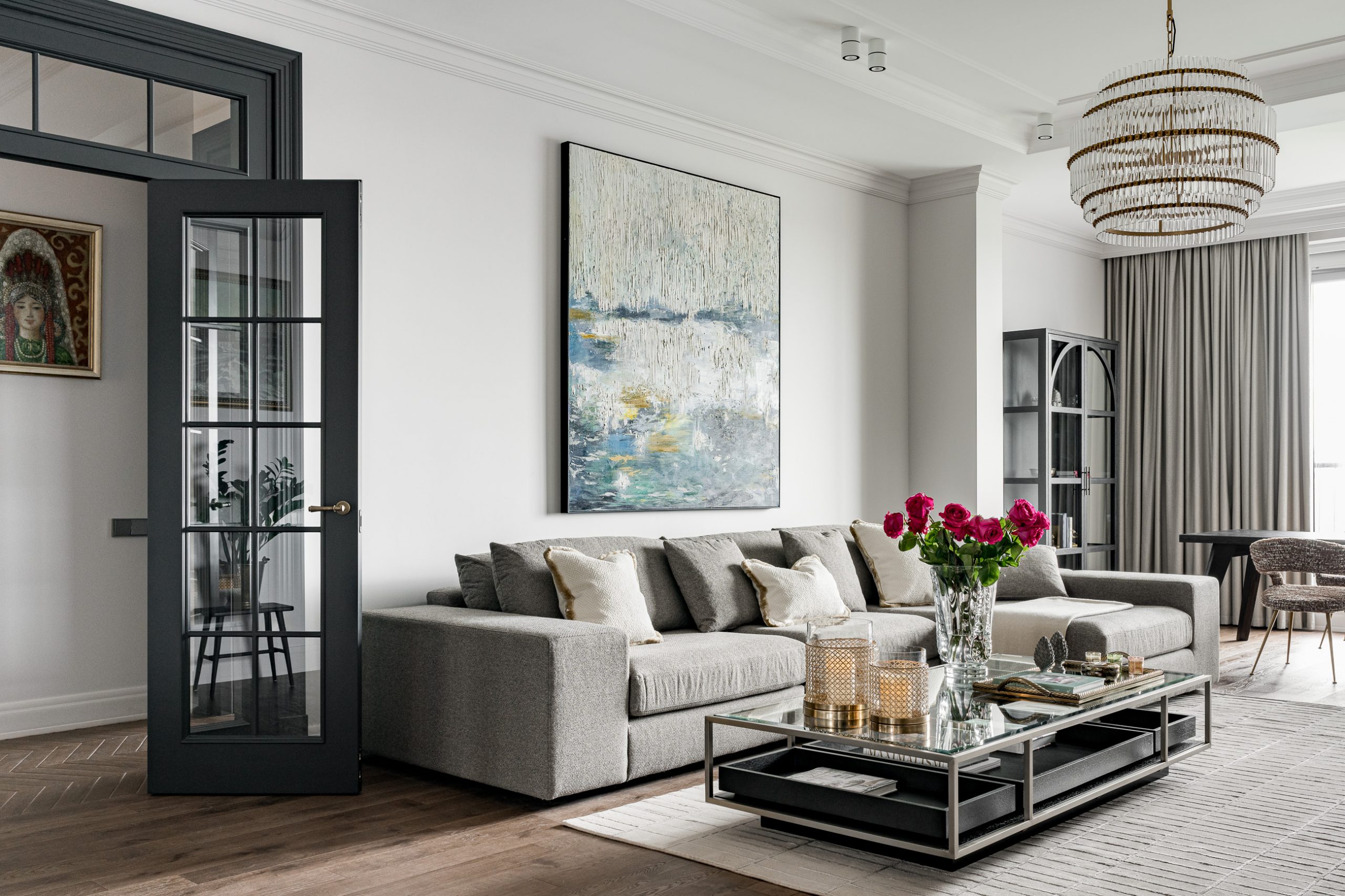 A 120m2 flat in Almaty, combining understated elegance with a blend of classic and modern styles