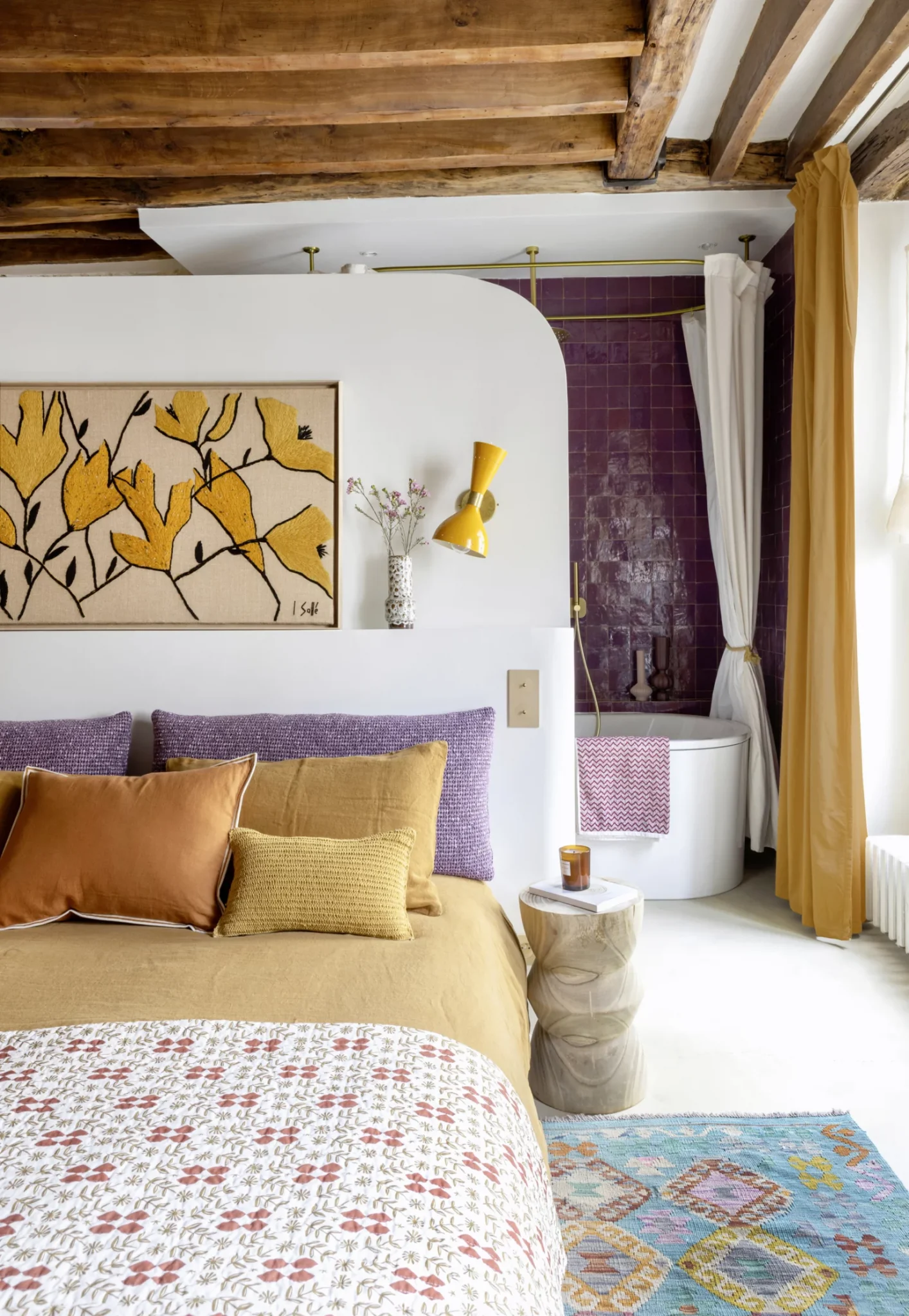 room with beams colorful contemporary decoration 50m2 apartment Paris