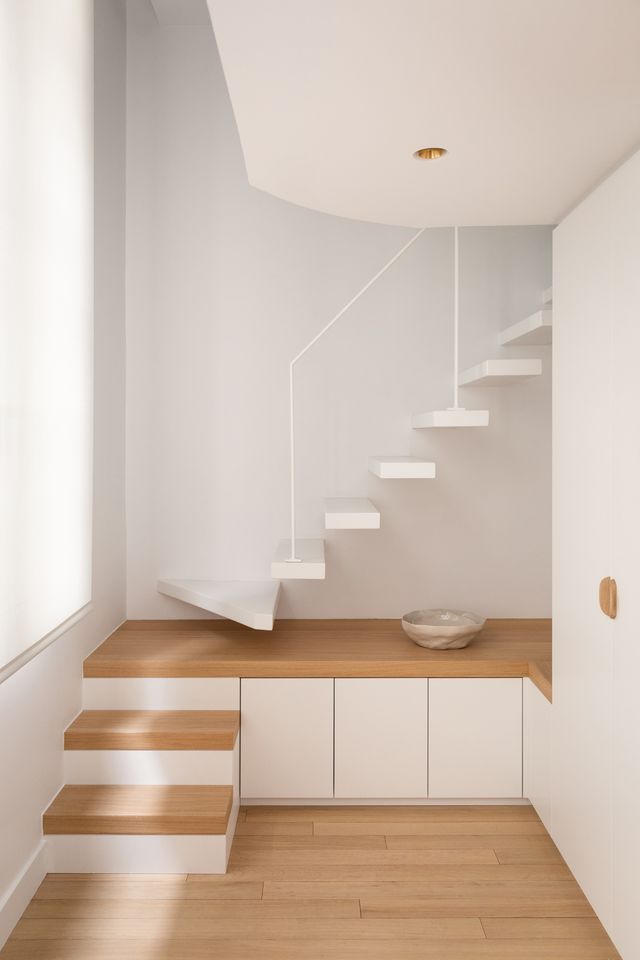 escalier pour mezzanine appartement Paris décoration contemporaine par Elodie Sierocki photo : © bcdf studio escalier pour mezzanine appartement Paris décoration contemporaine par Elodie Sierocki photo : © bcdf studio