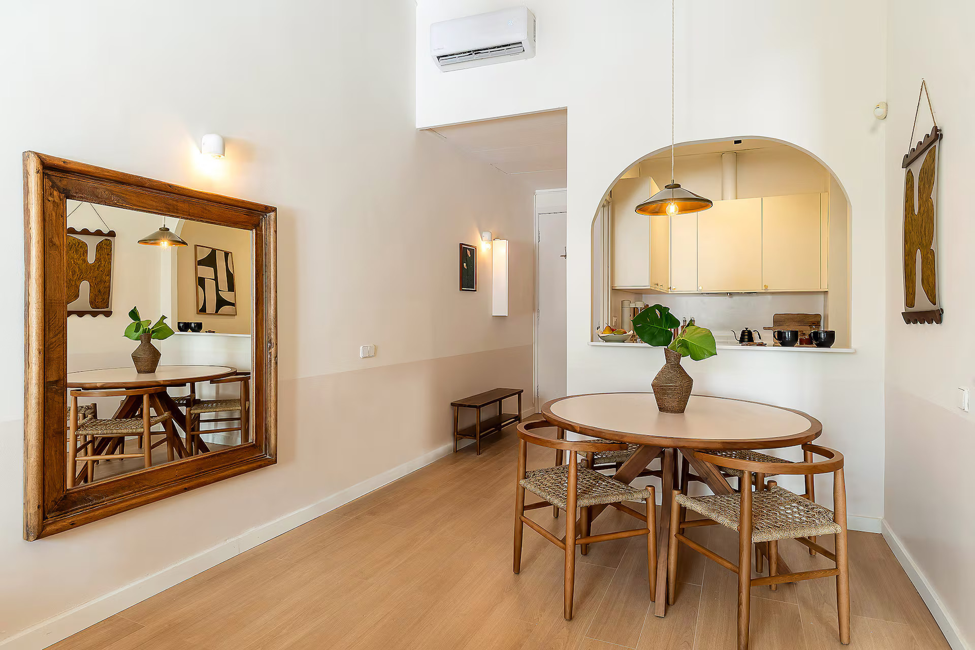 dining room modern apartment in Barcelona