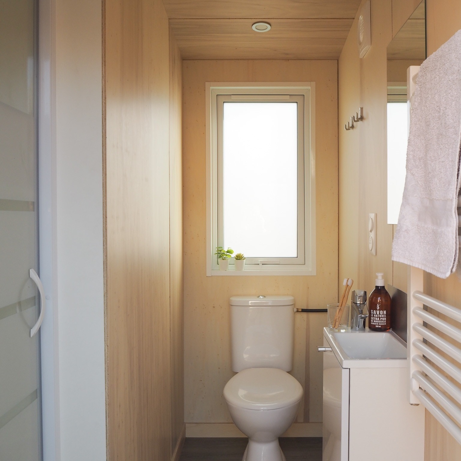 salle de bain séparée mini maison mobile L’Intrépide 
