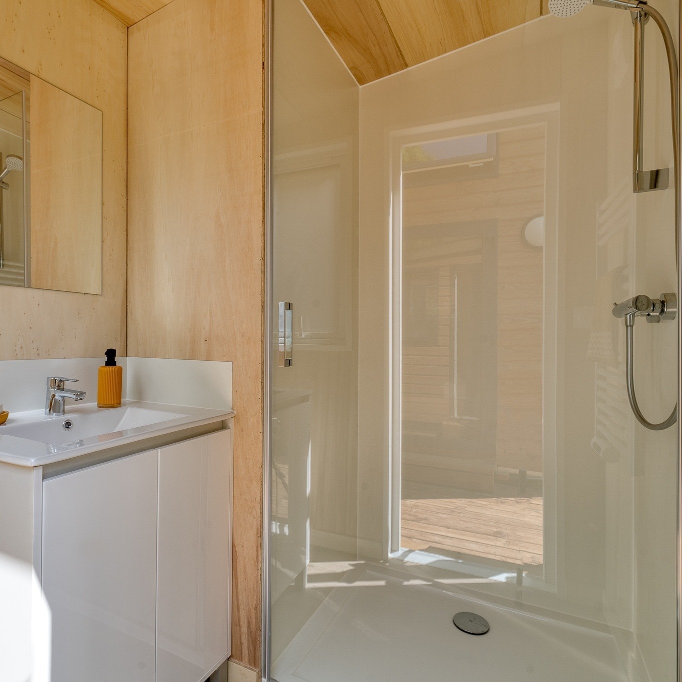 salle de bain séparée mini maison mobile L’Intrépide 