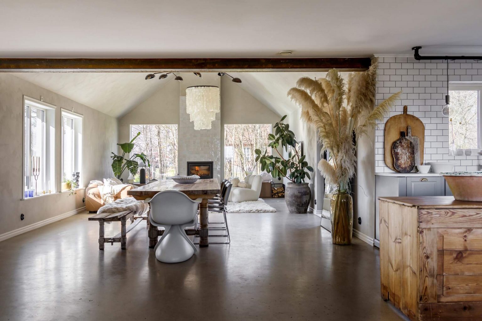 salon salle à manger et cuisine maison de campagne décoration scandinave