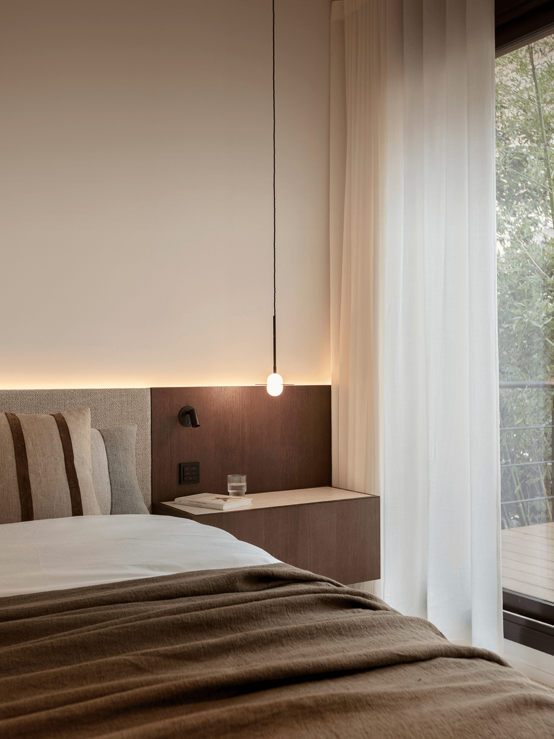 bedroom contemporary decor apartment in Barcelona by The Room Studio bedroom contemporary decor apartment in Barcelona by The Room Studio