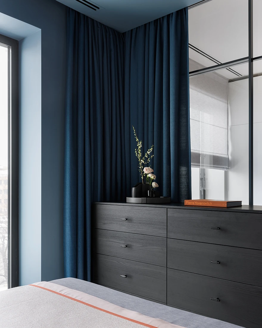 chambre bleue avec verrière appartement design 33m2