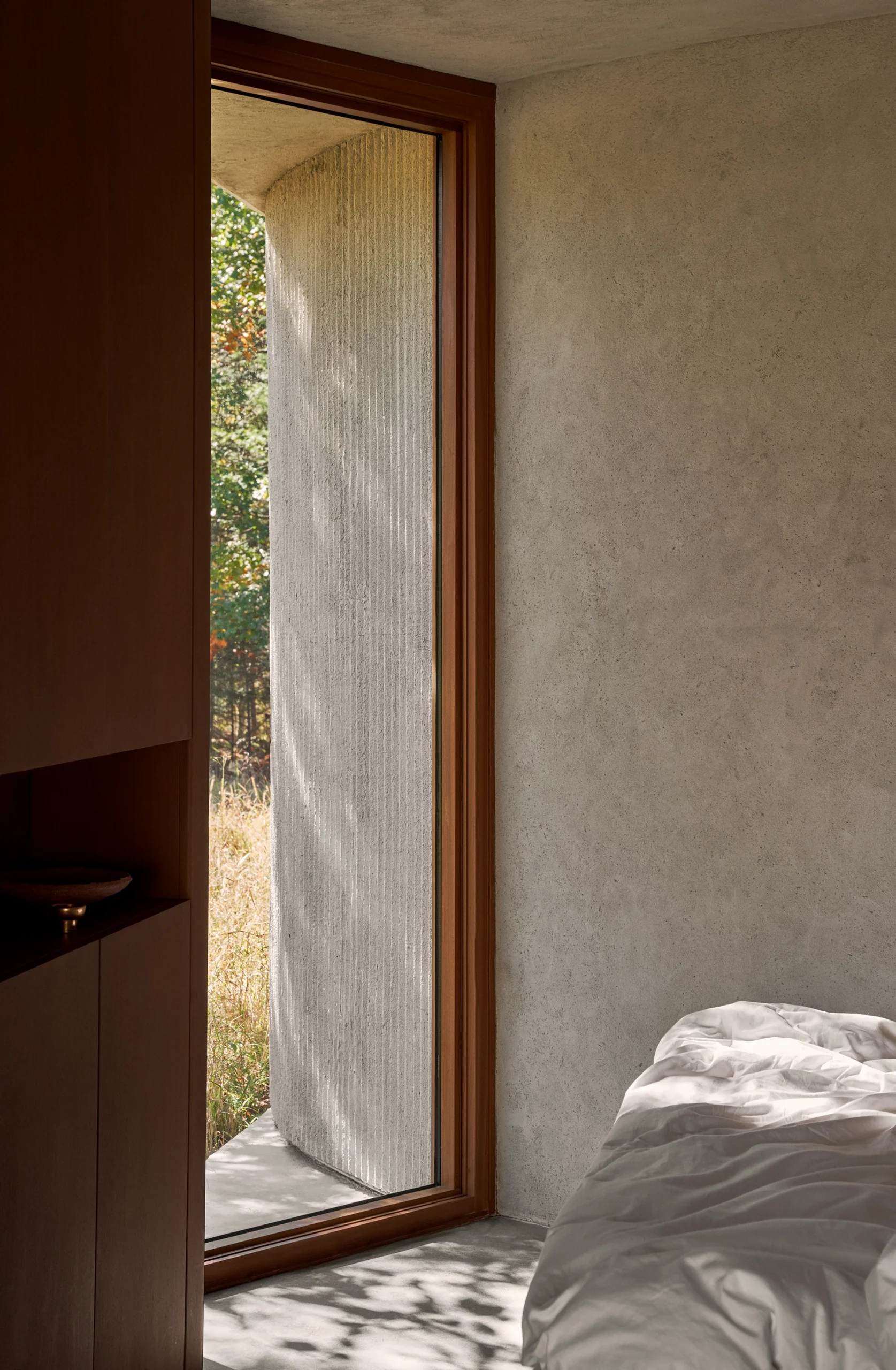 chambre maison Vipp au bord d'un étang dans l'état de New York architecte Johnston Marklee