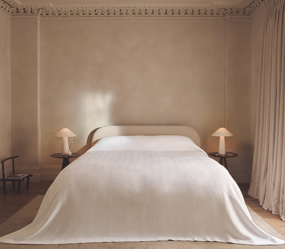 chambre avec moulures décoration naturelle et printanière The White Company chambre avec moulures décoration naturelle et printanière The White Company
