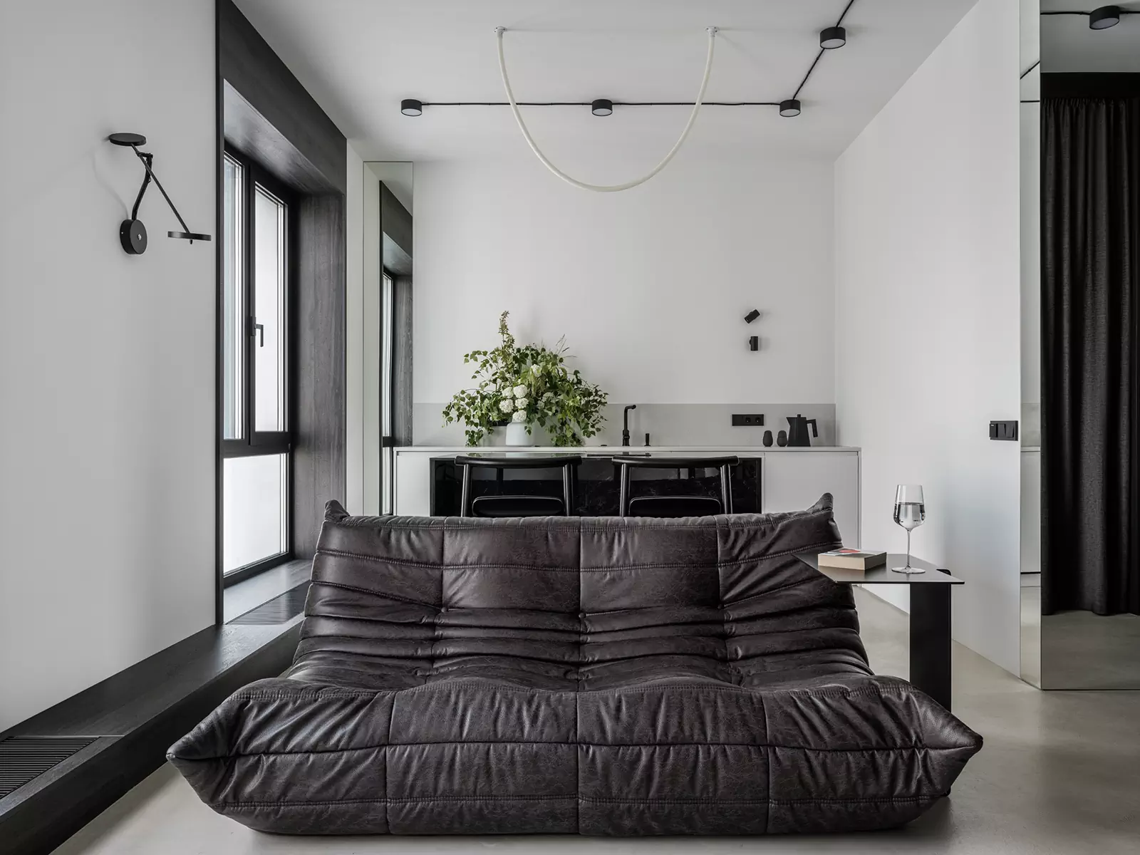 Comment aménager un studio de 35m2 avec style en version minimaliste et design?