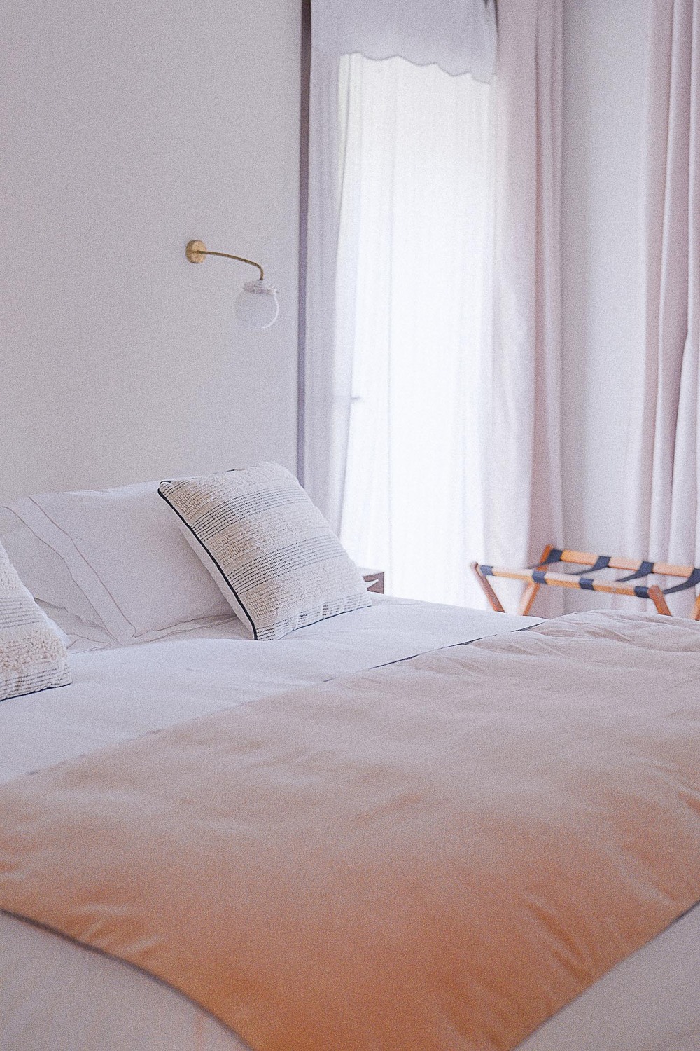 white bedroom rustic chic decor Hameau de Sol Sologne French countryside white bedroom rustic chic decor Hameau de Sol Sologne French countryside