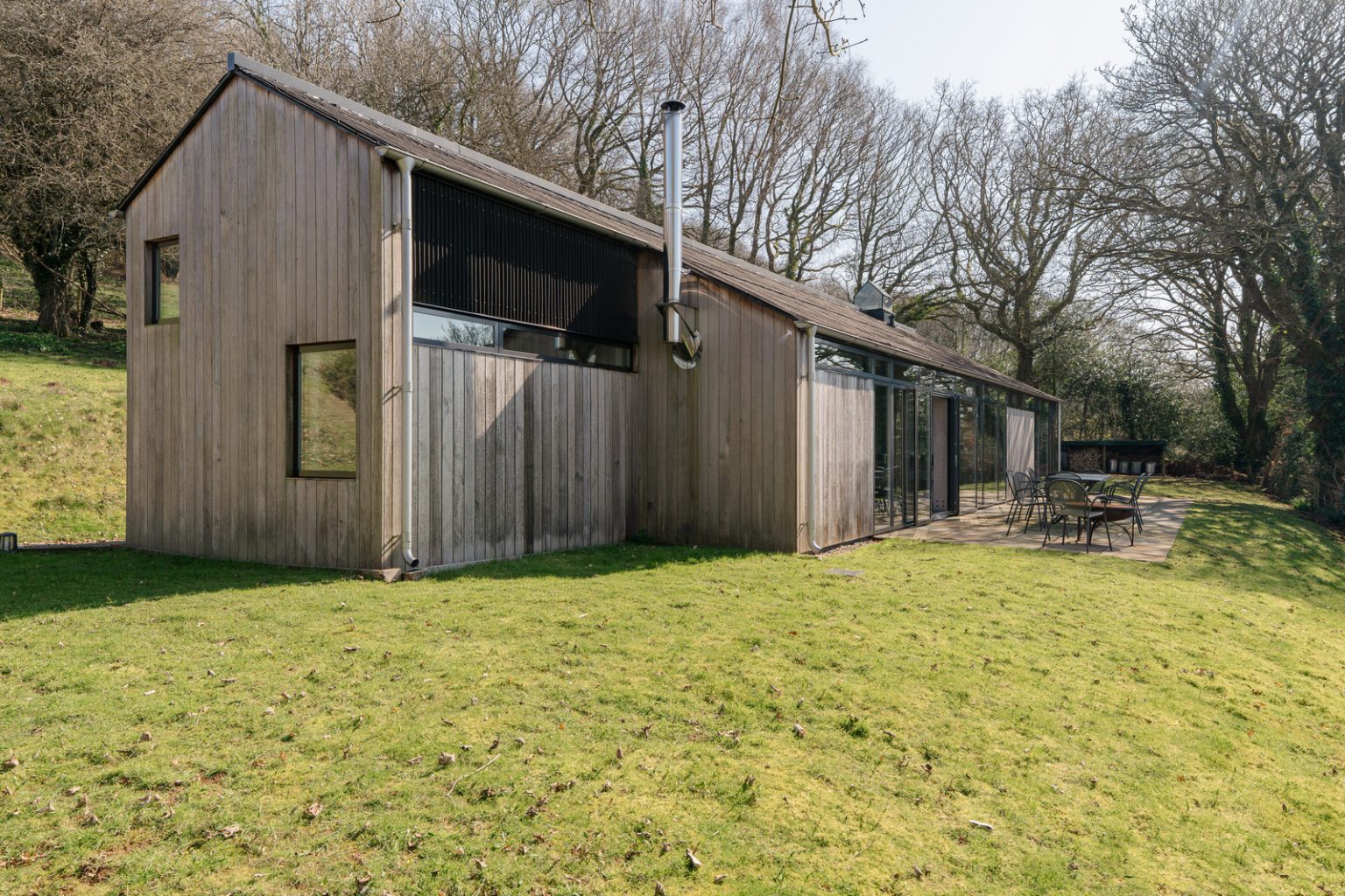 maison contemporaine en cèdre The Chicken Shed Pays de Galles