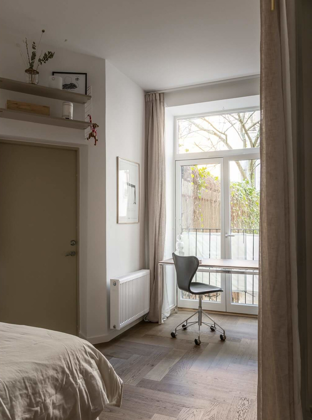 chambre avec bureau sous fenêtre chambre avec bureau sous fenêtre