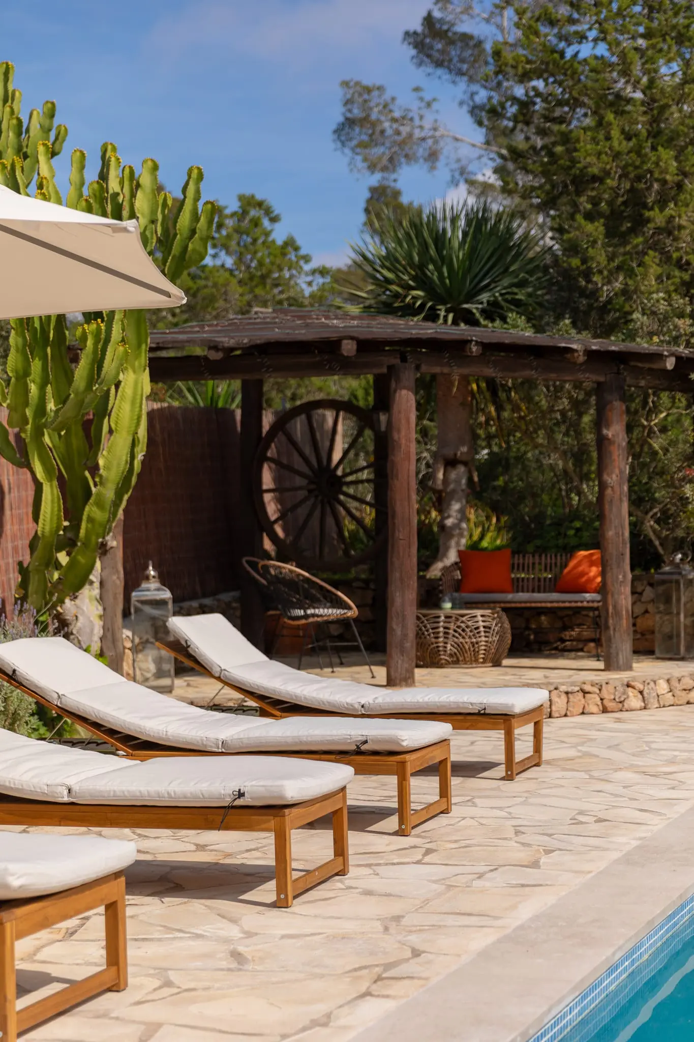 terrasse piscine finca authentique modernisée à Ibiza