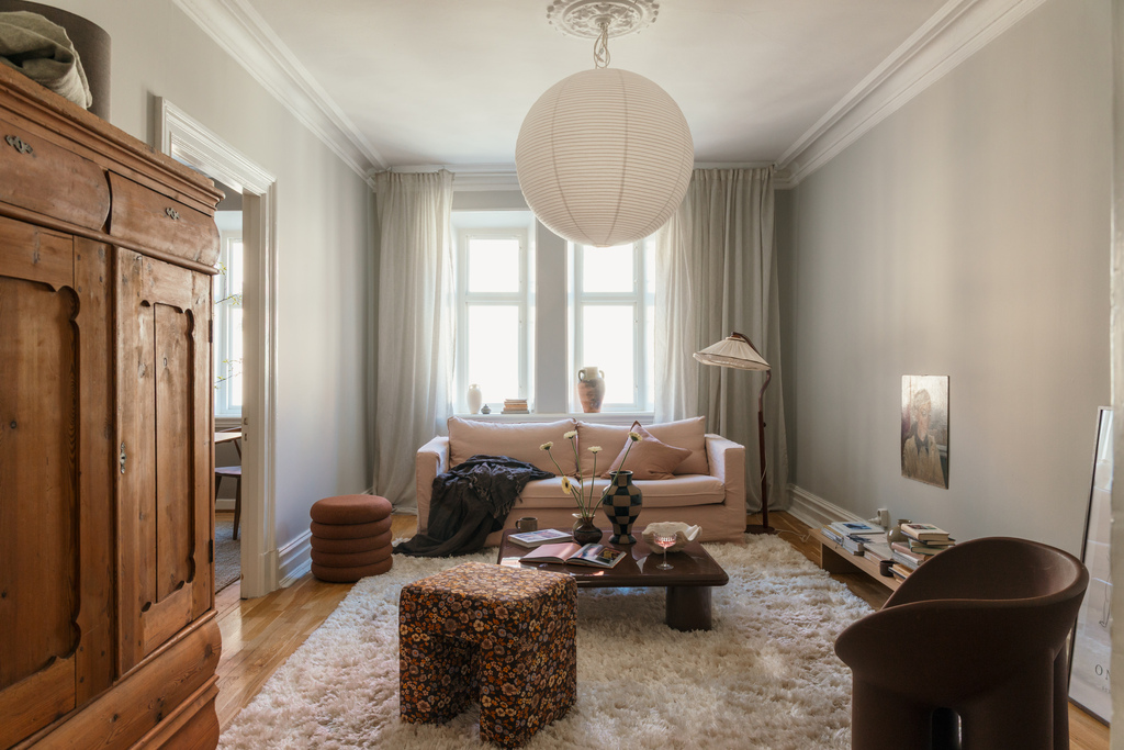 living room with mouldings scandinavian decor brown Roly Poly armchair living room with mouldings scandinavian decor brown Roly Poly armchair