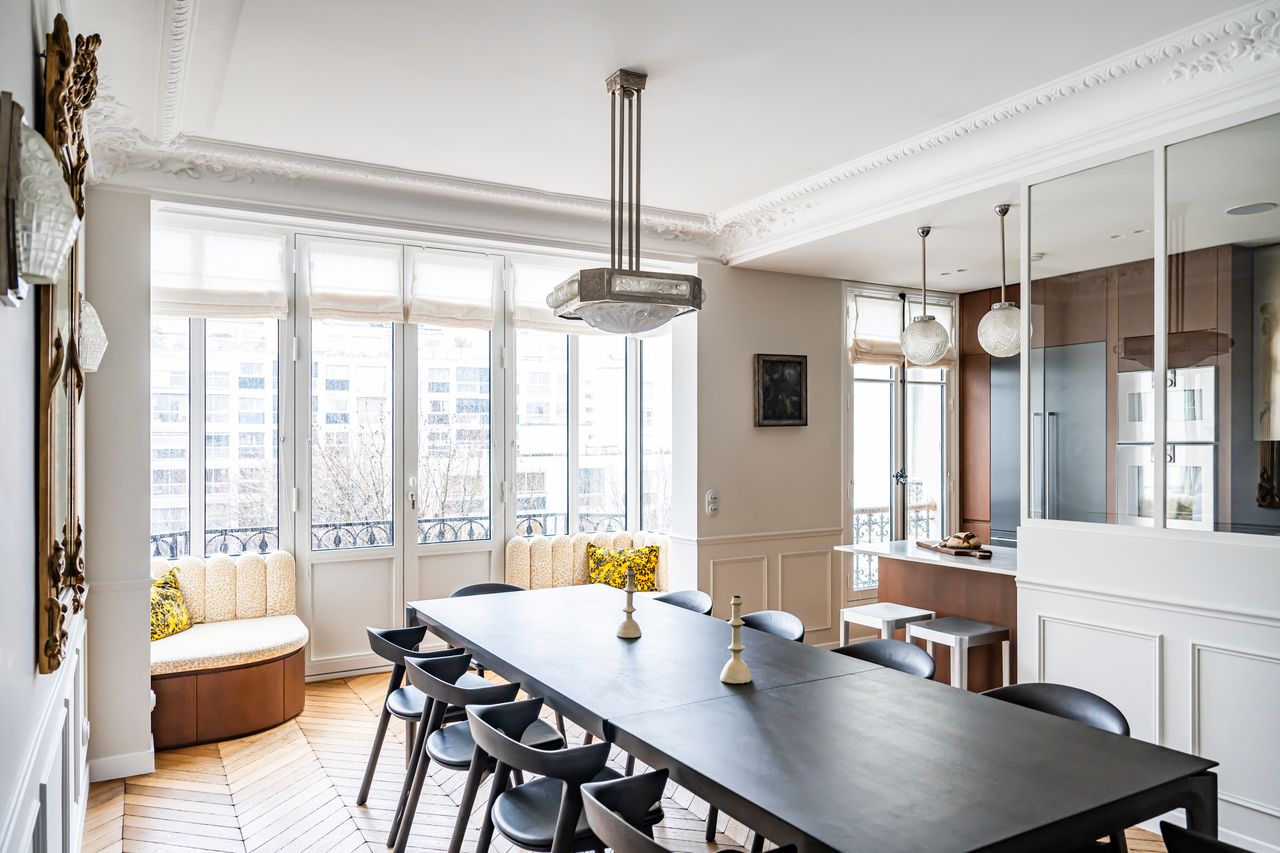 Un appartement parisien et haussmannien de 160m2 face au jardin du Luxembourg